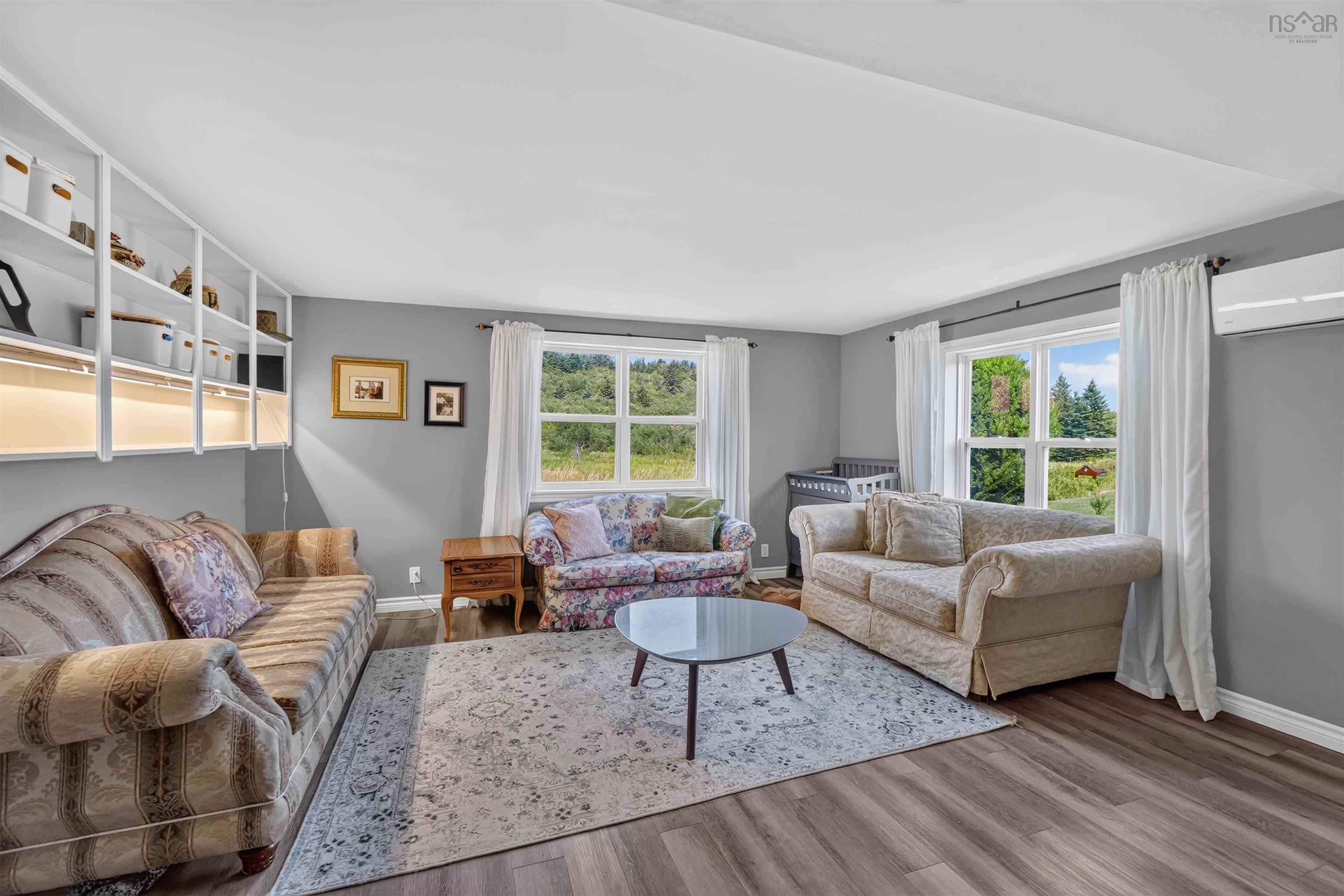 $649,000.00: 3939 Highway 217, East Ferry