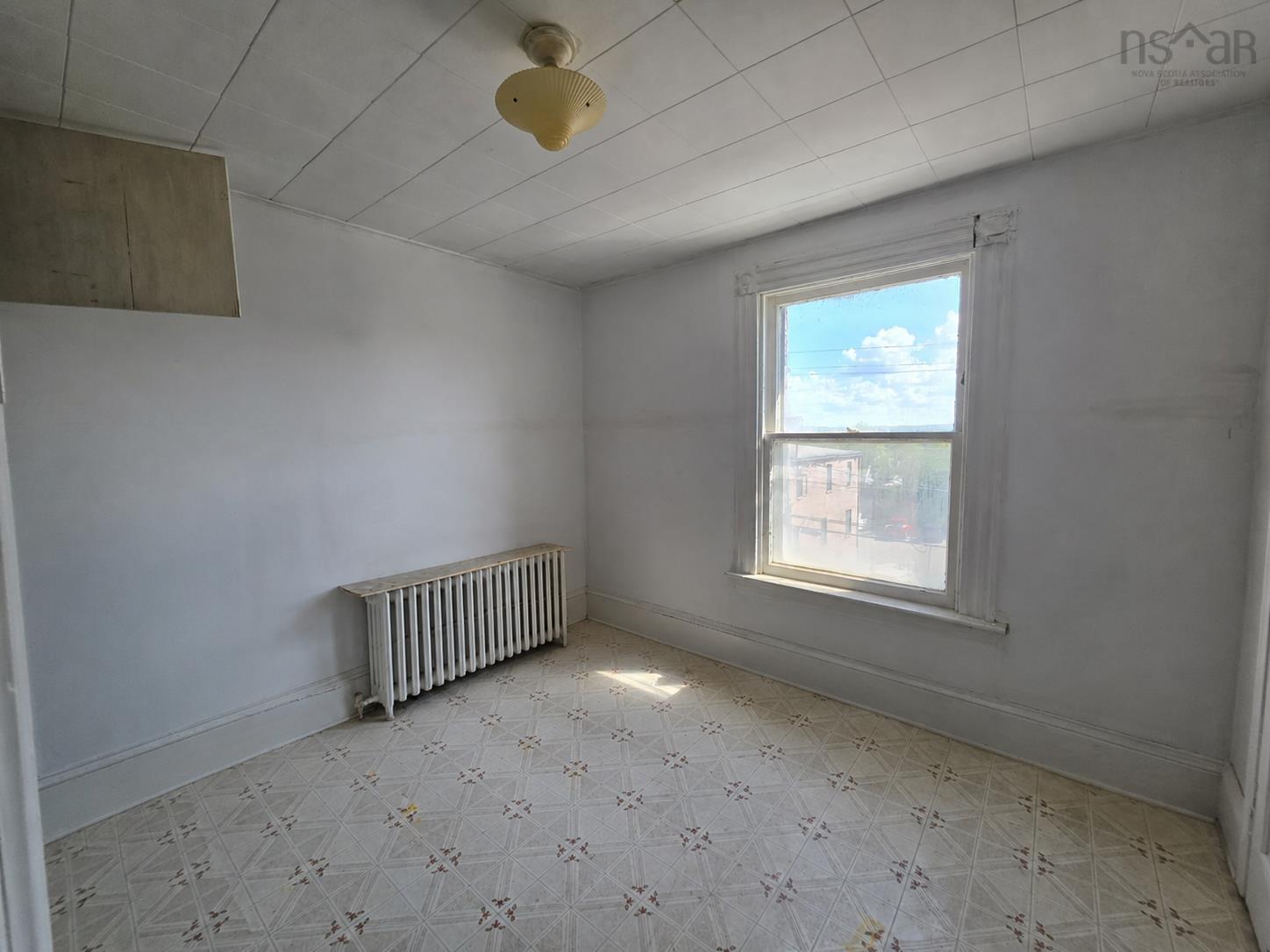 $325,000.00: 284 Foord Street, Stellarton