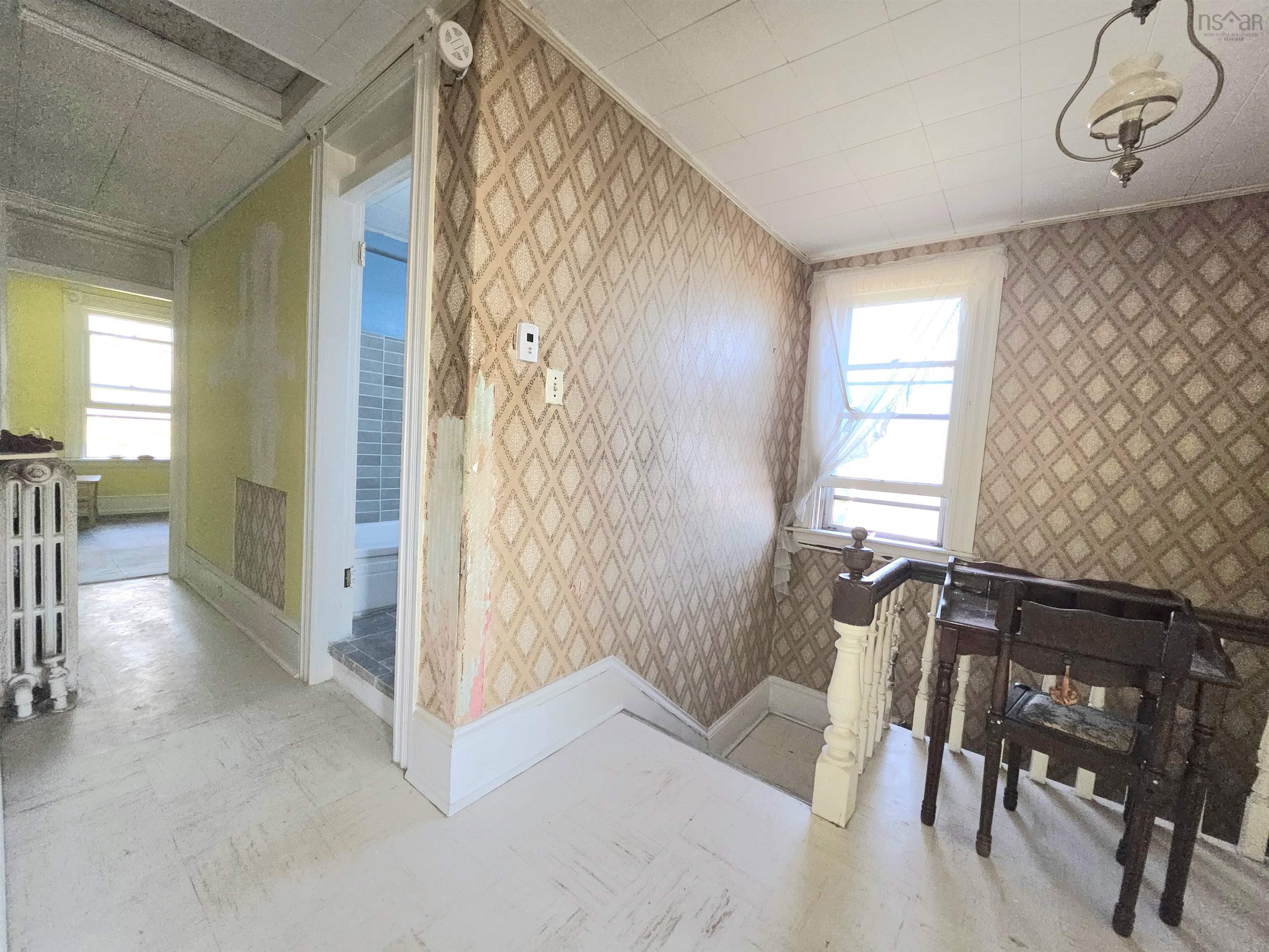 $325,000.00: 284 Foord Street, Stellarton
