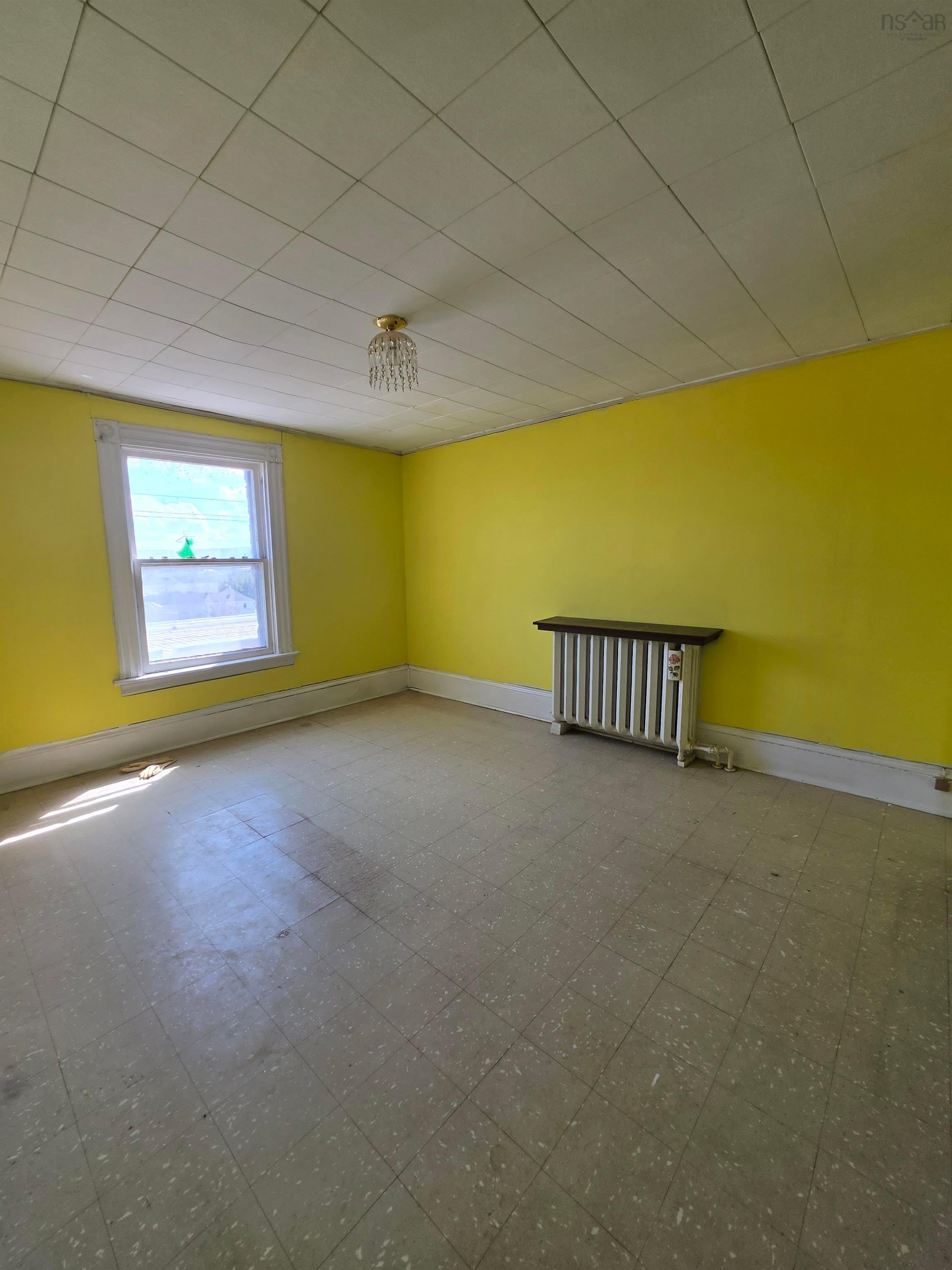 $325,000.00: 284 Foord Street, Stellarton