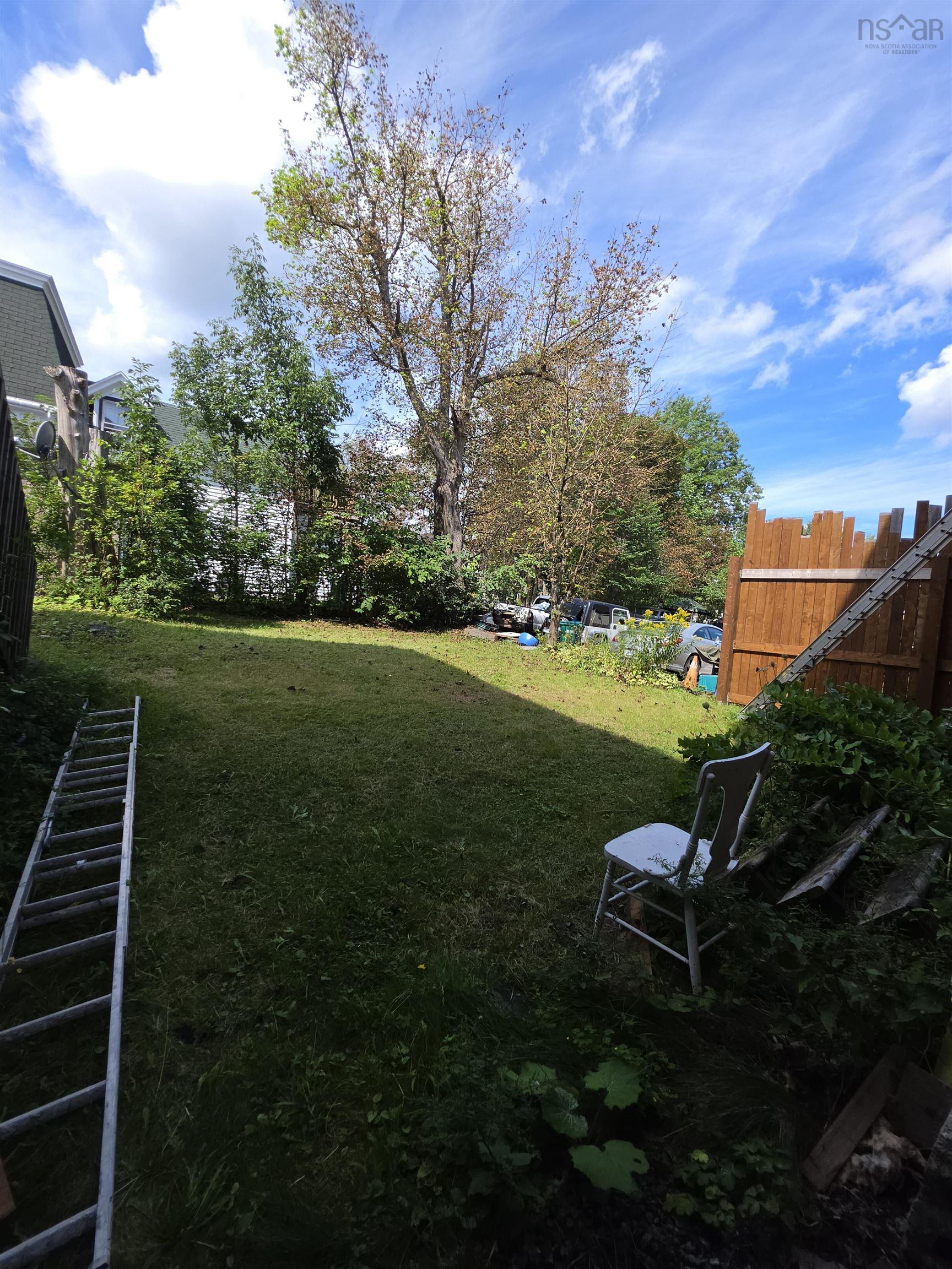 $325,000.00: 284 Foord Street, Stellarton
