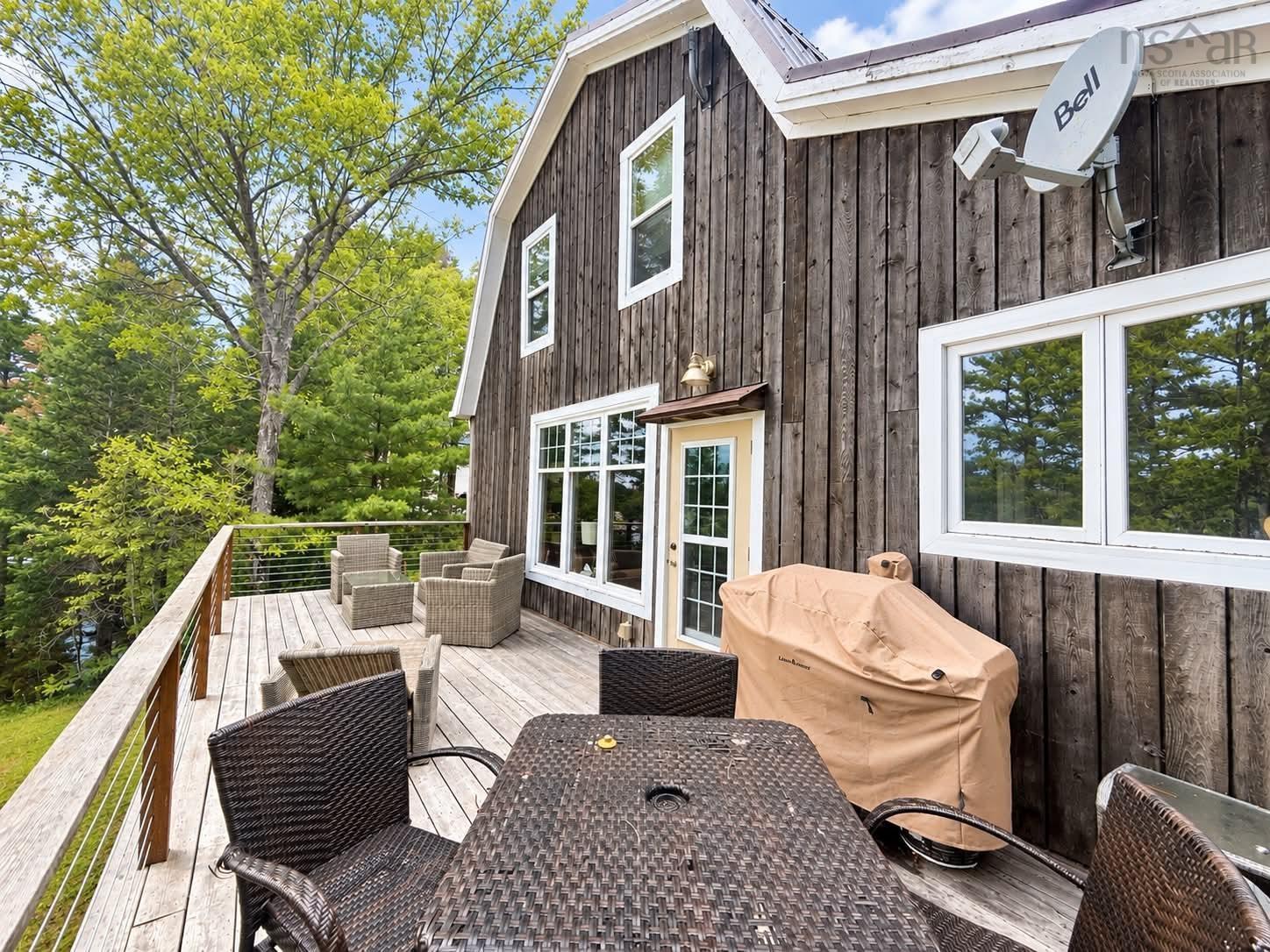 $599,900.00: 132 Boyce Road, Mattatall Lake