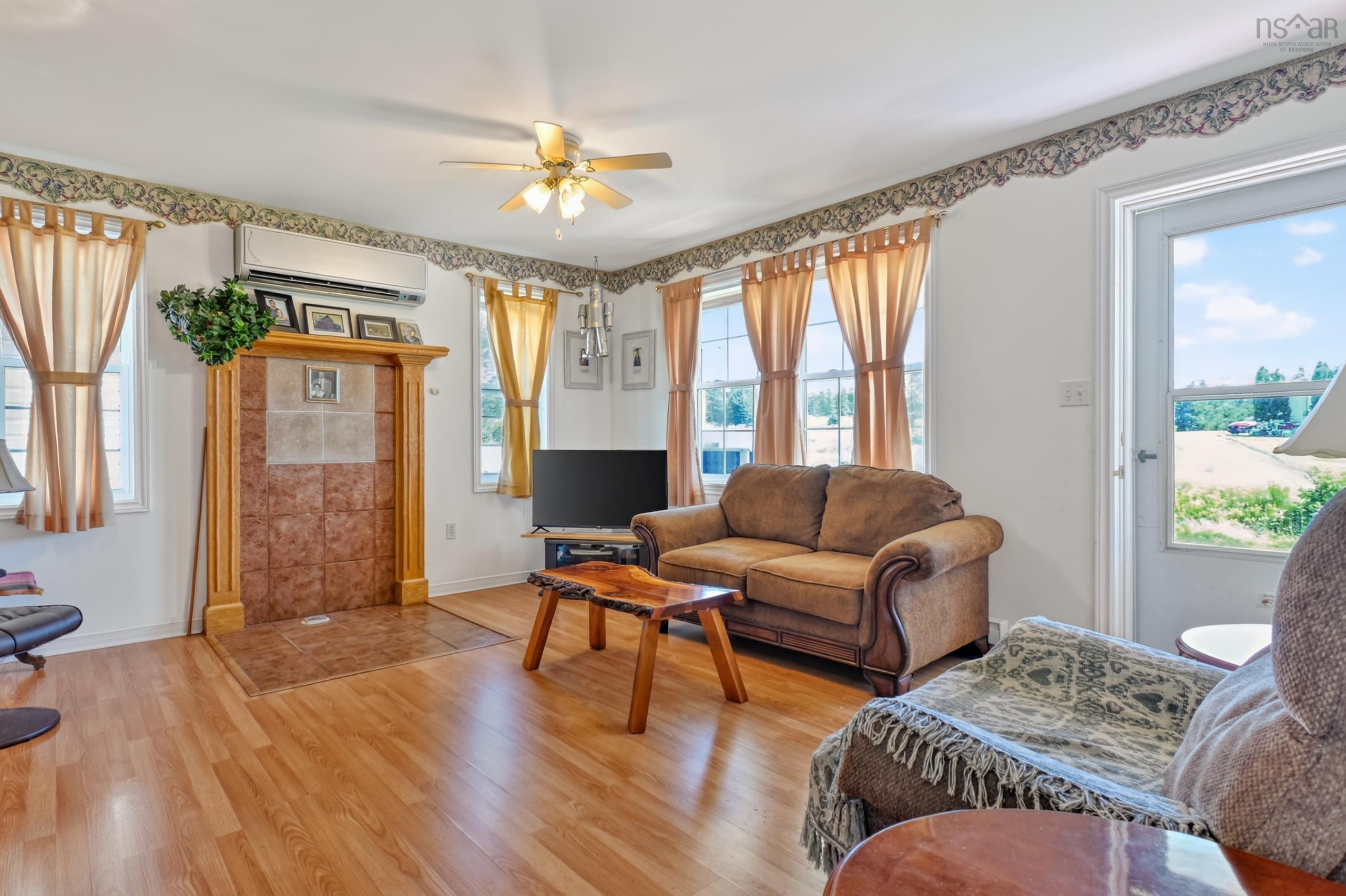 $329,000.00: 70 Little Harbour Road, Lower L