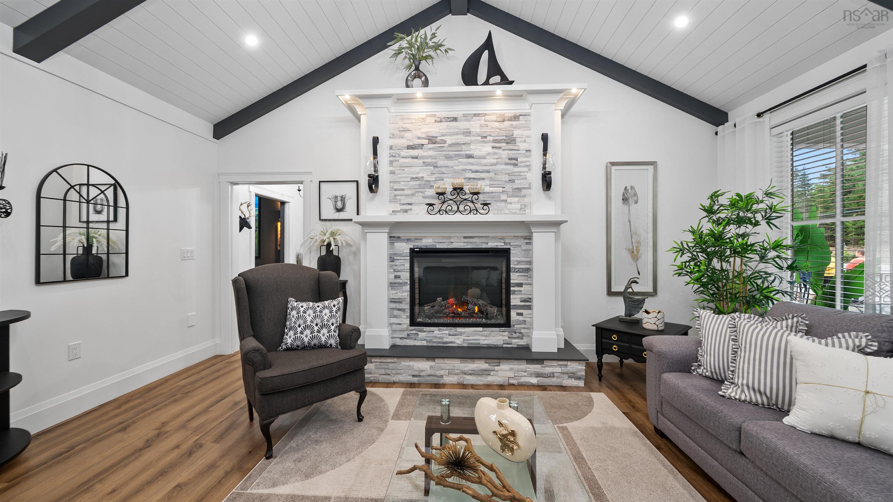 $1,695,000.00: 389 Myra Road, Porters Lake