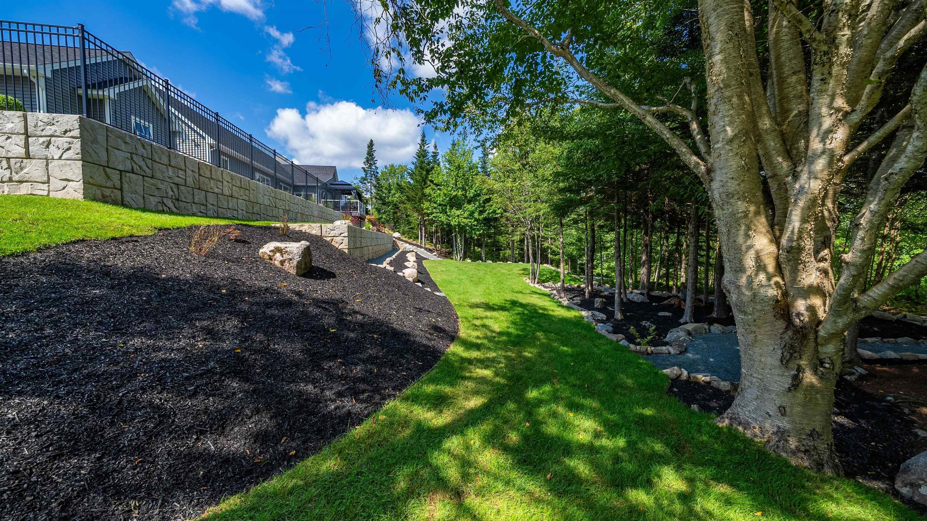 $1,695,000.00: 389 Myra Road, Porters Lake