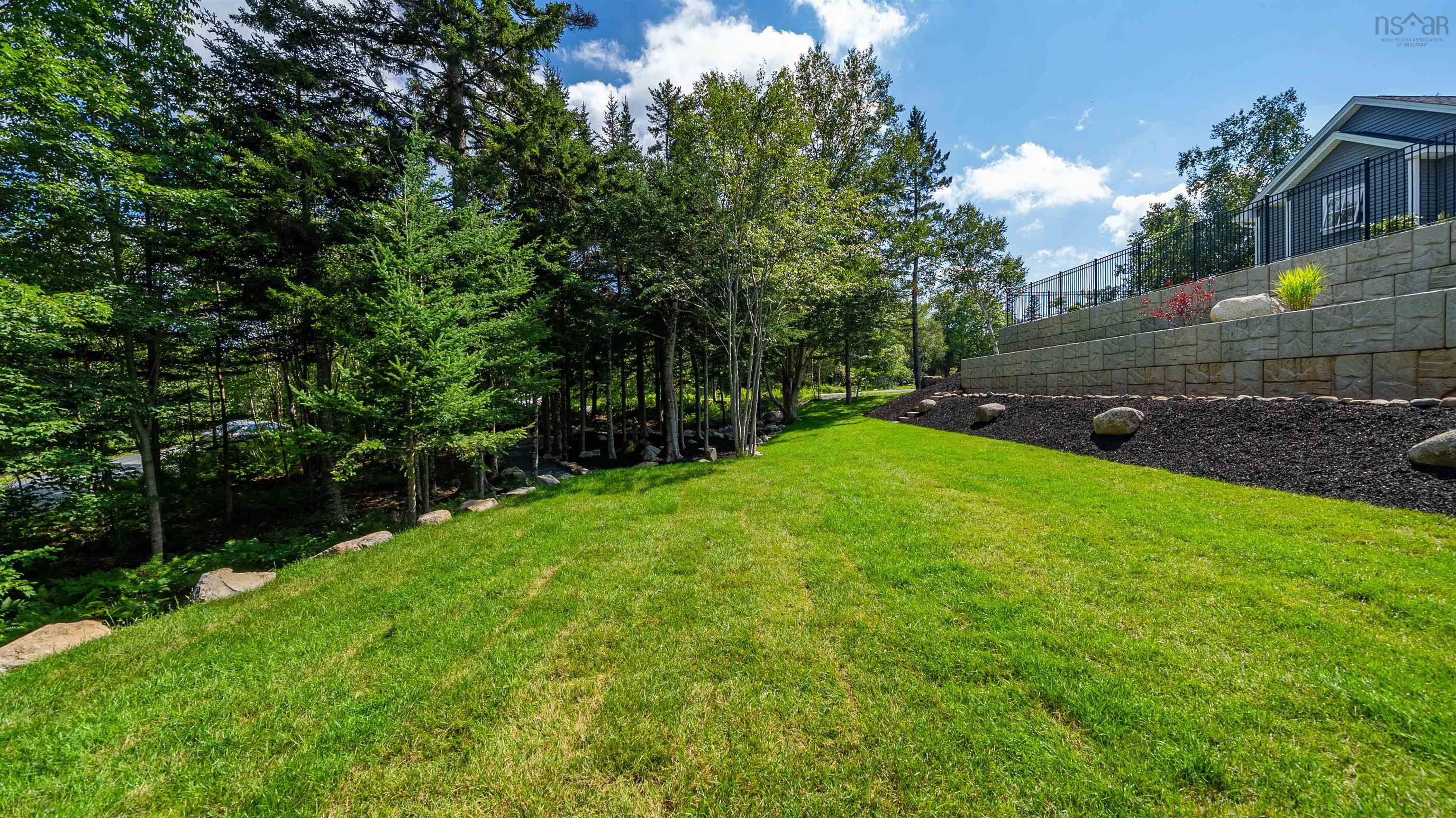$1,695,000.00: 389 Myra Road, Porters Lake