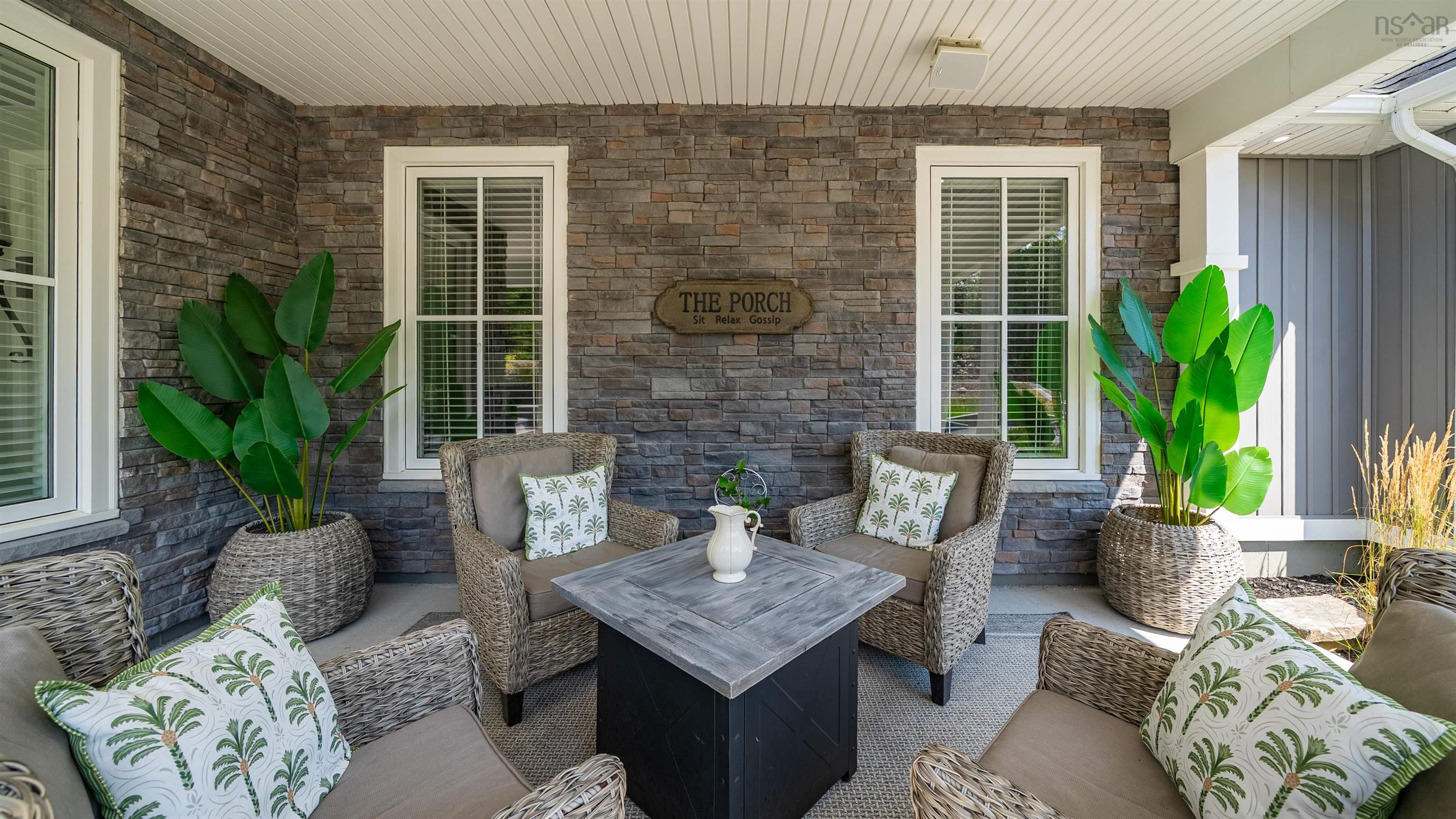 $1,695,000.00: 389 Myra Road, Porters Lake