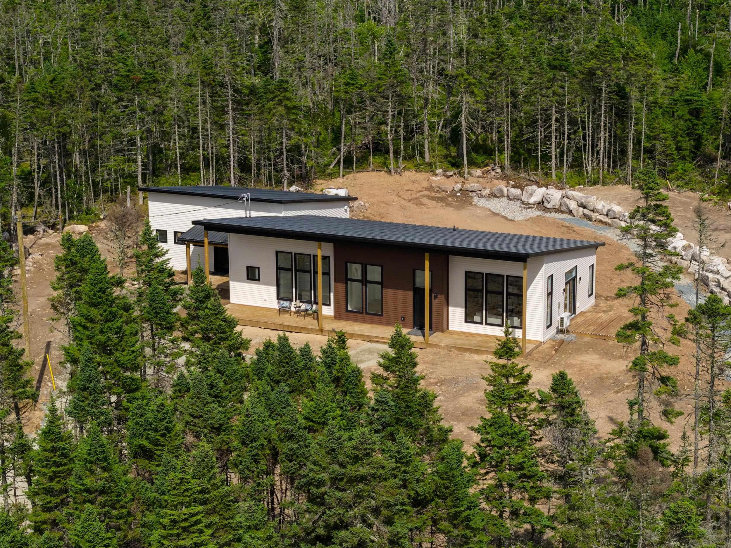 $824,900.00: 9241 Peggys Cove Road, Hacketts Cove
