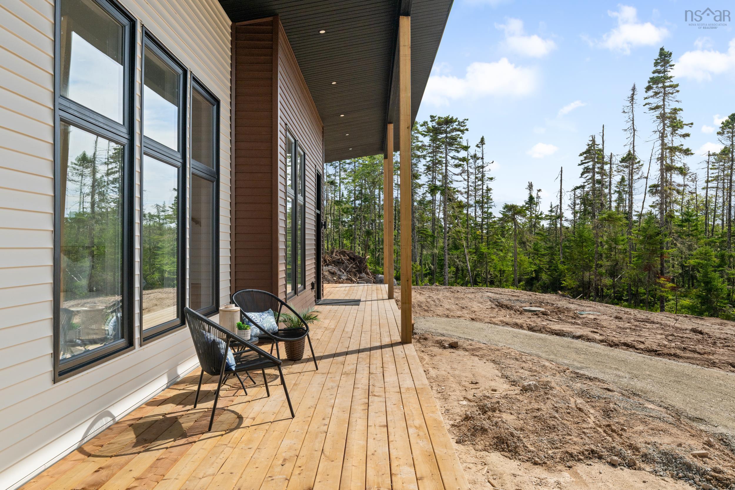$824,900.00: 9241 Peggys Cove Road, Hacketts Cove