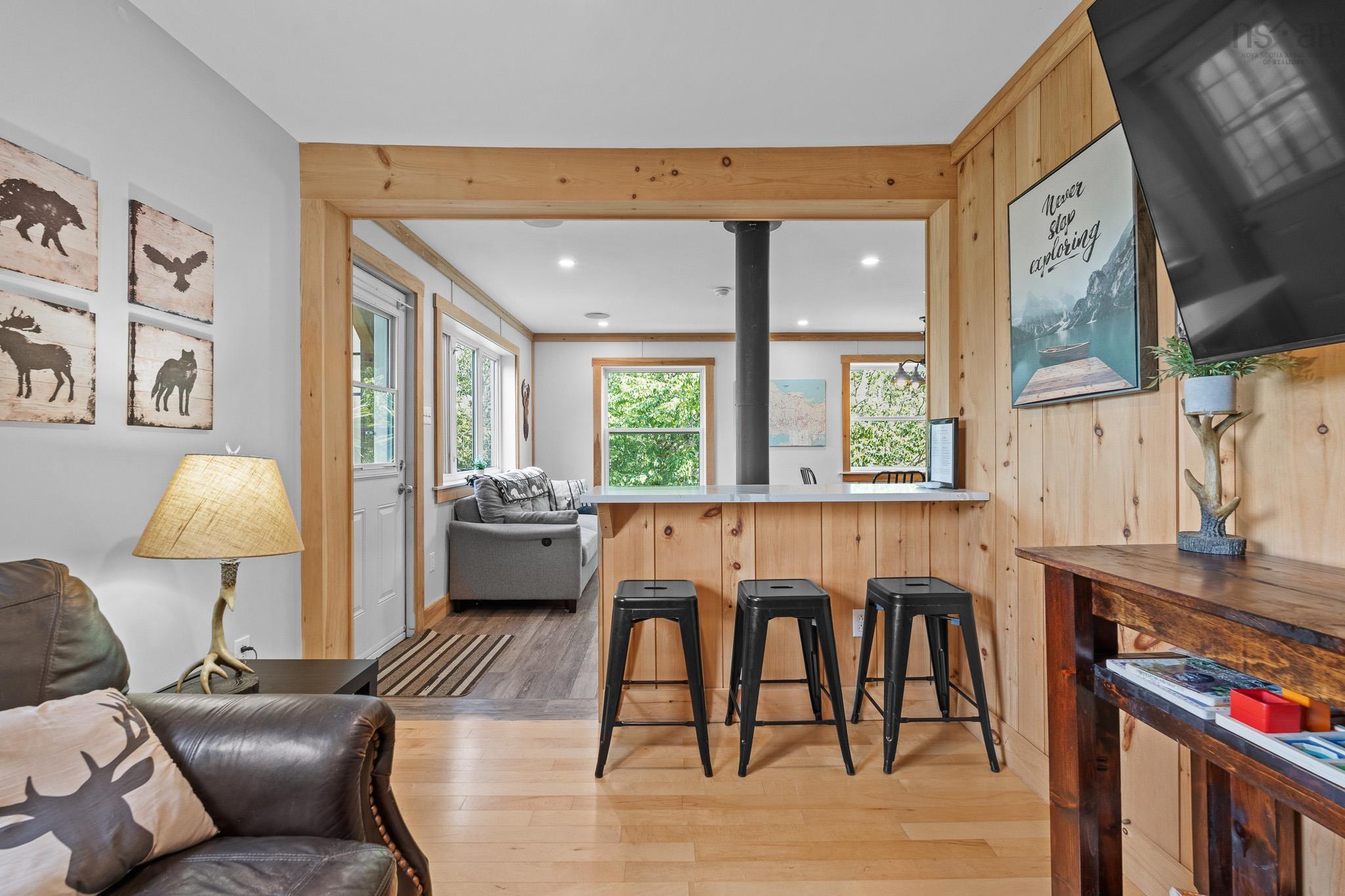 $700,000.00: 74 Lorenzos Way, Sutherland Lake