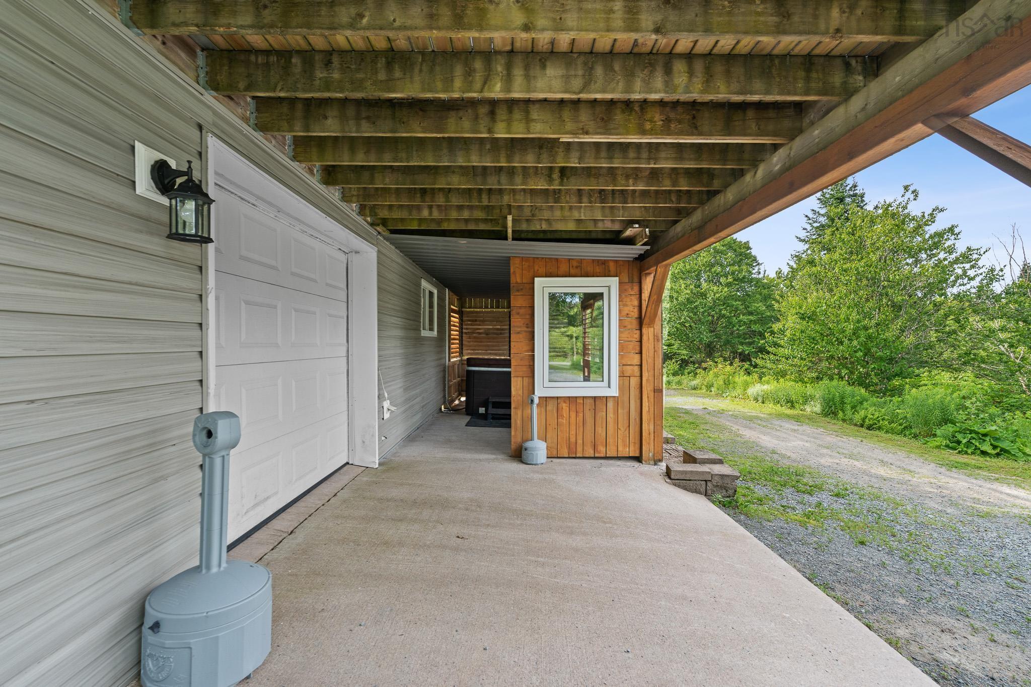 $700,000.00: 74 Lorenzos Way, Sutherland Lake
