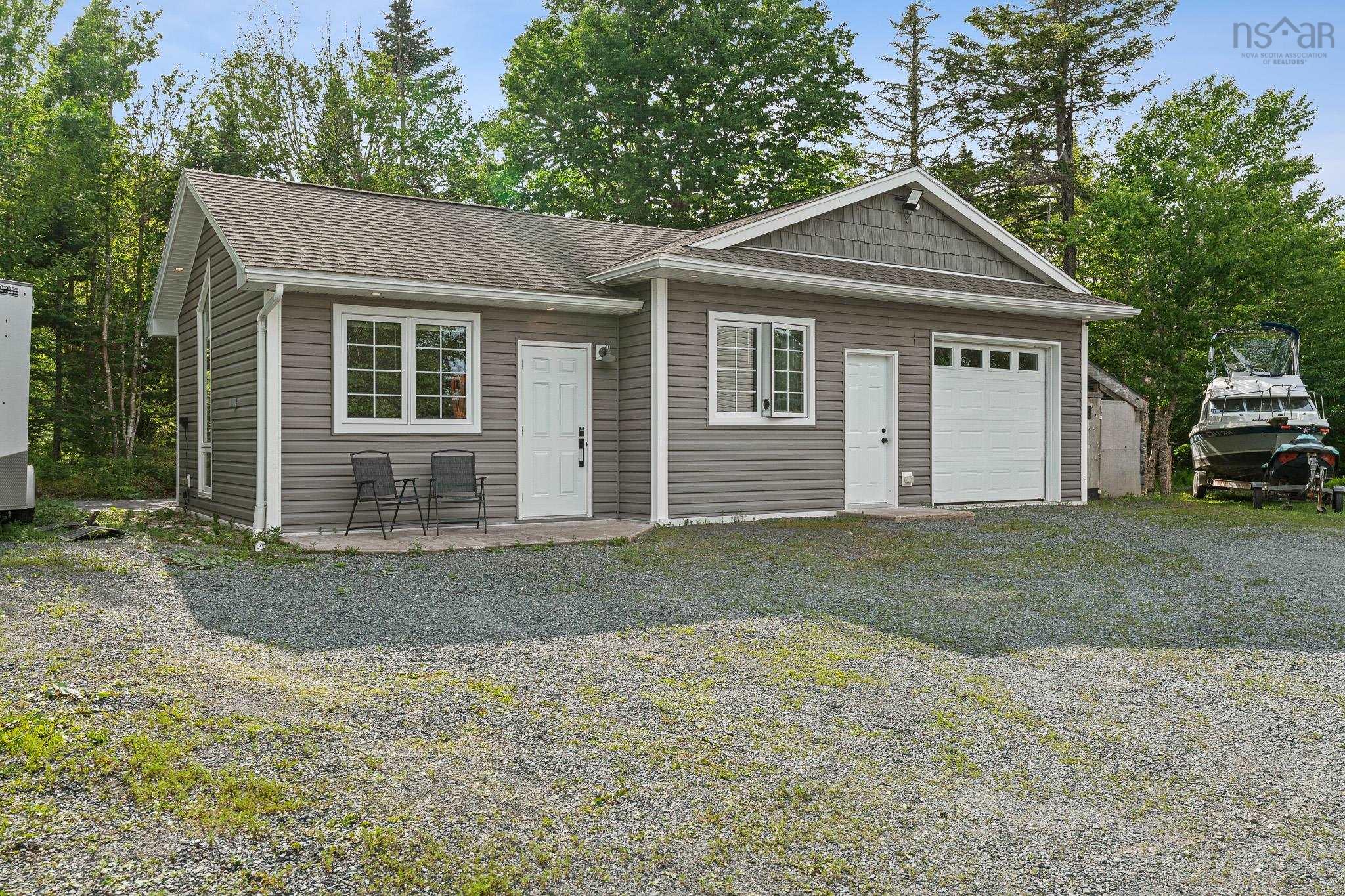 $700,000.00: 74 Lorenzos Way, Sutherland Lake
