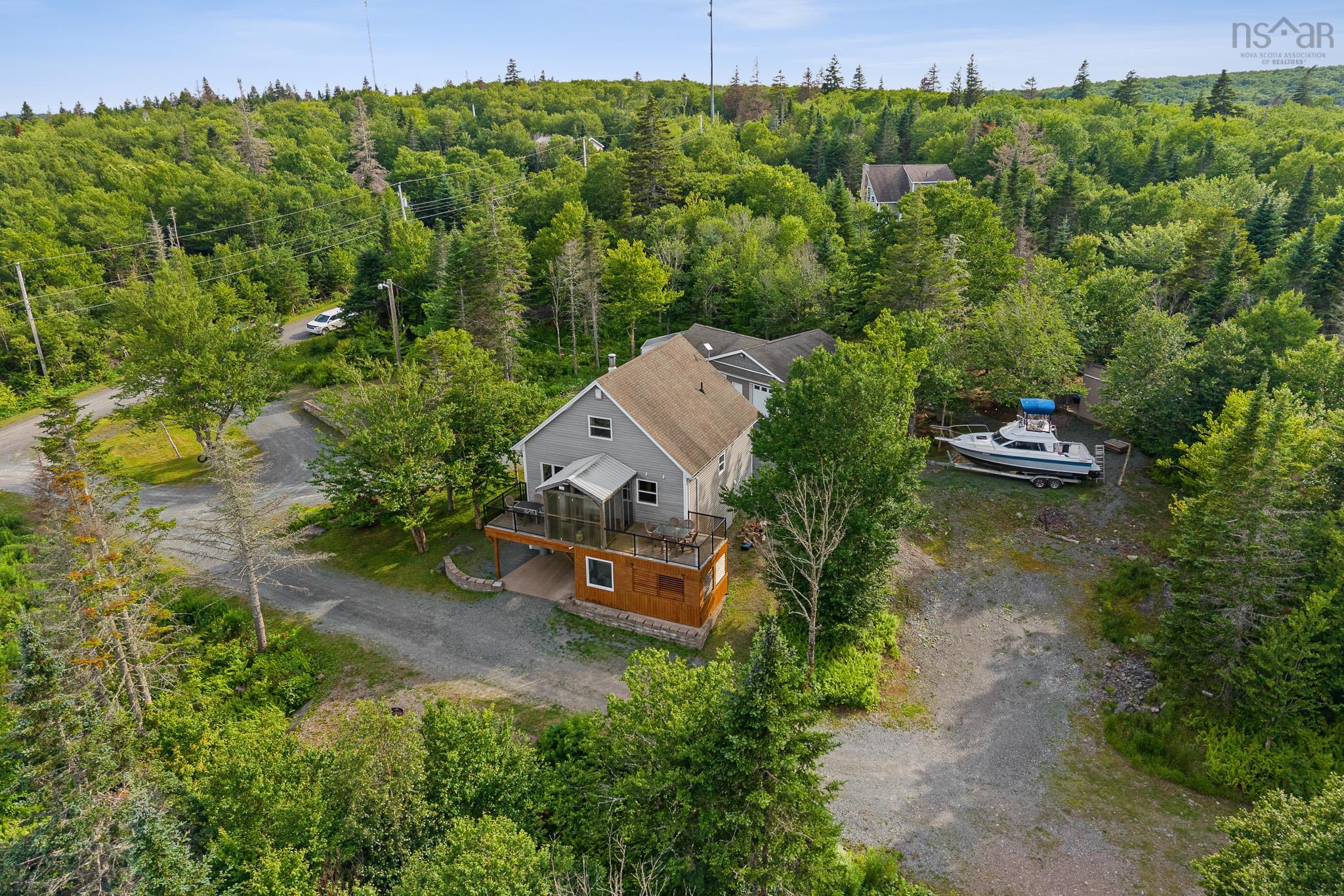$700,000.00: 74 Lorenzos Way, Sutherland Lake