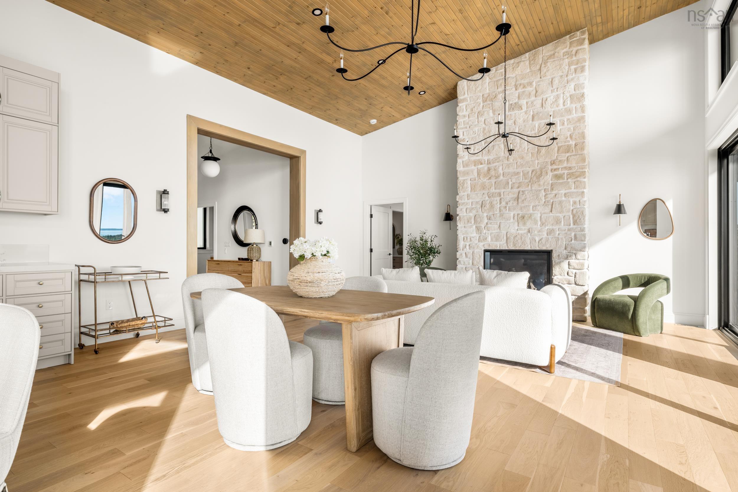 $2,474,000.00: 23 Anchors Way, East River Point
