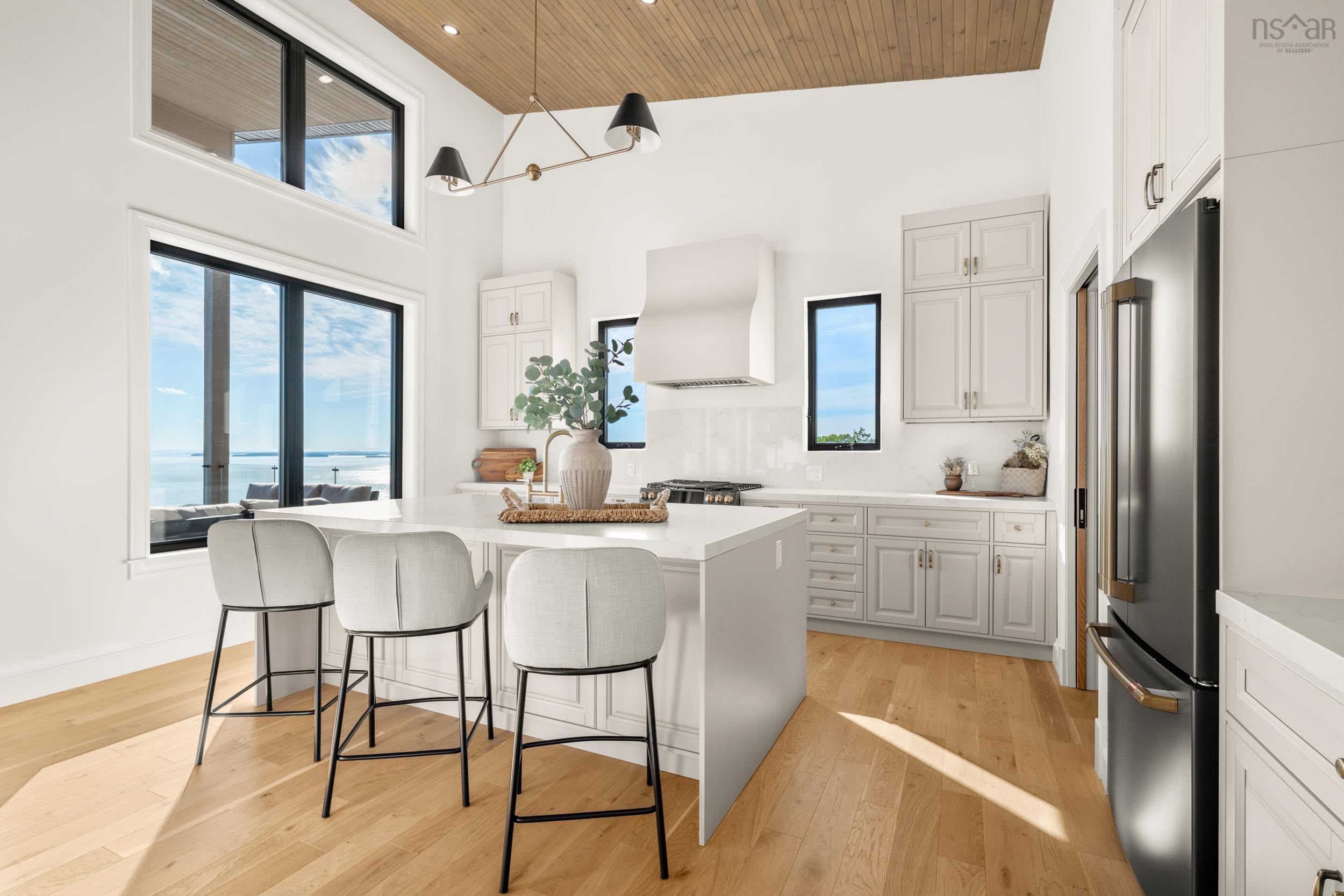 $2,474,000.00: 23 Anchors Way, East River Point