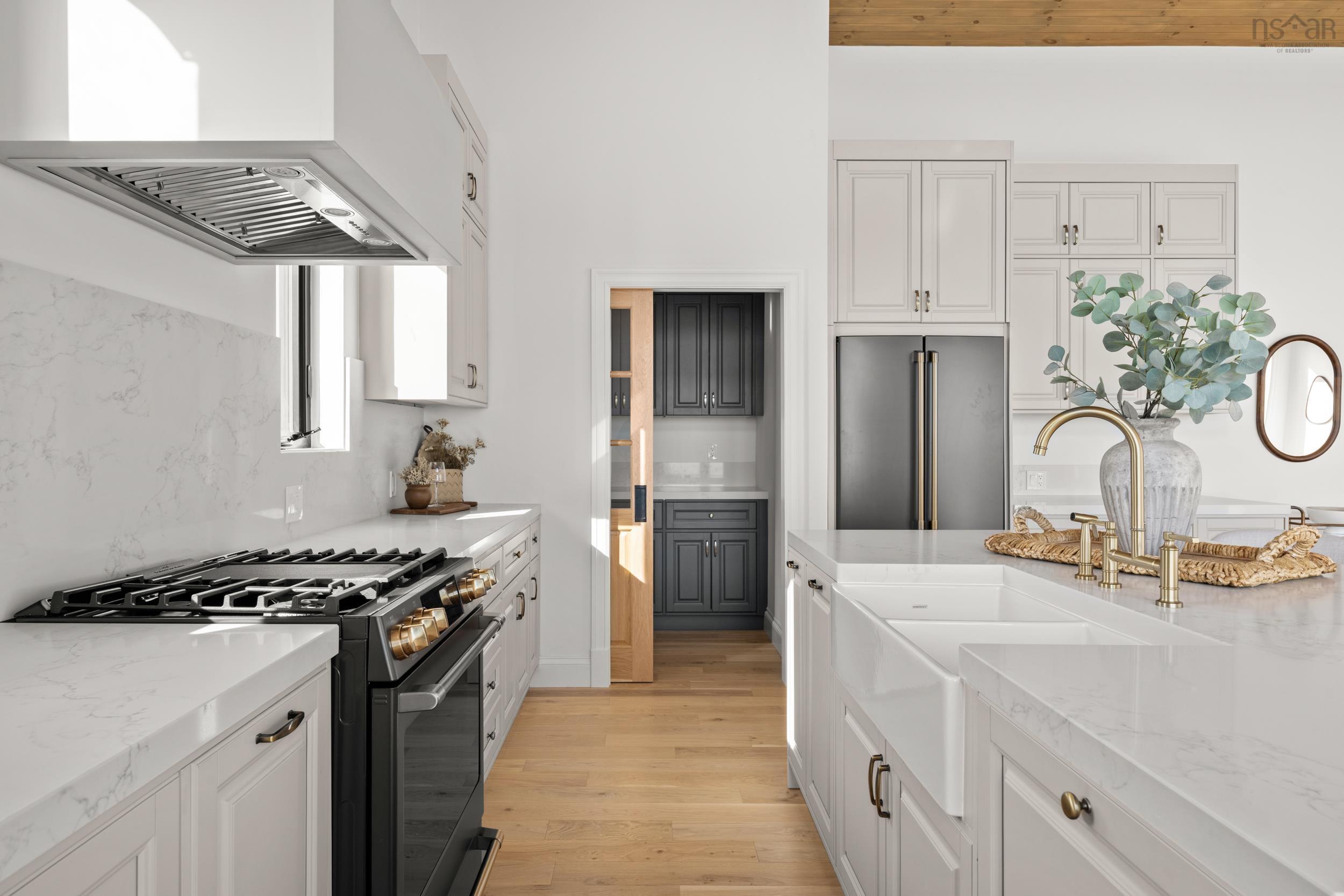$2,474,000.00: 23 Anchors Way, East River Point