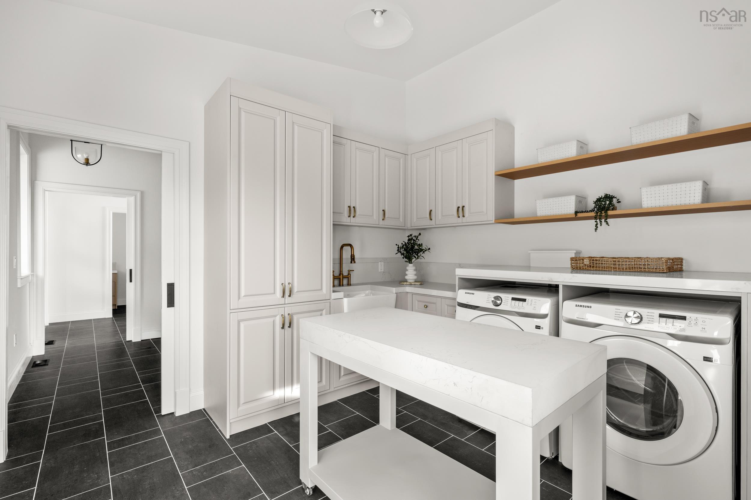 $2,474,000.00: 23 Anchors Way, East River Point