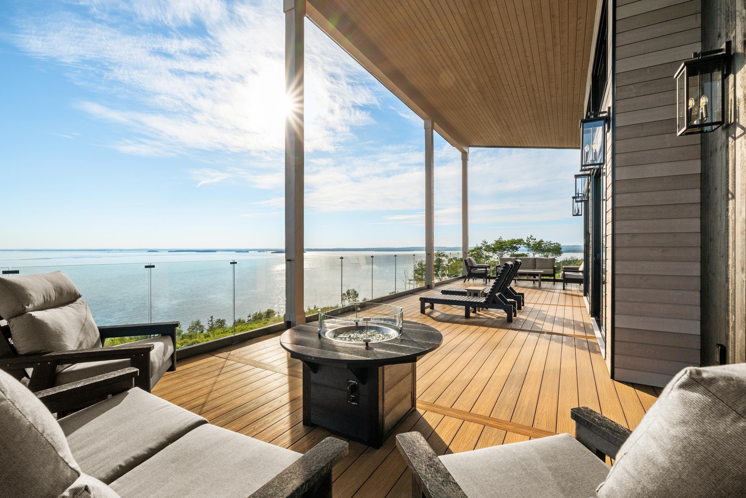 $2,474,000.00: 23 Anchors Way, East River Point