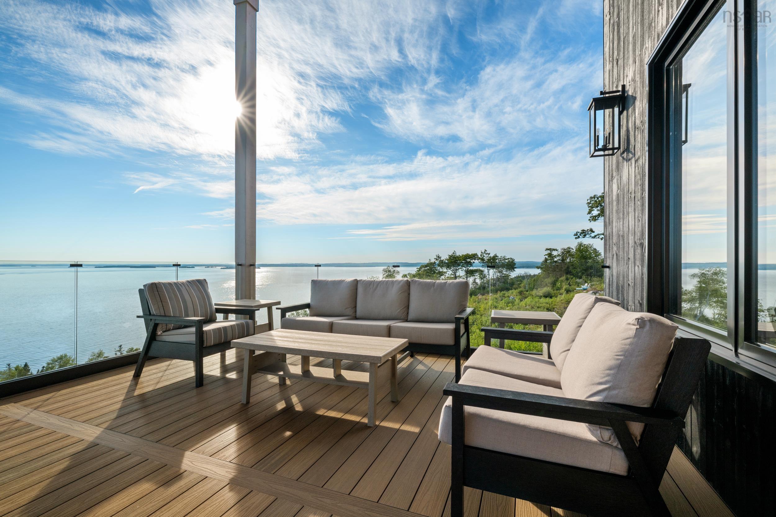 $2,474,000.00: 23 Anchors Way, East River Point