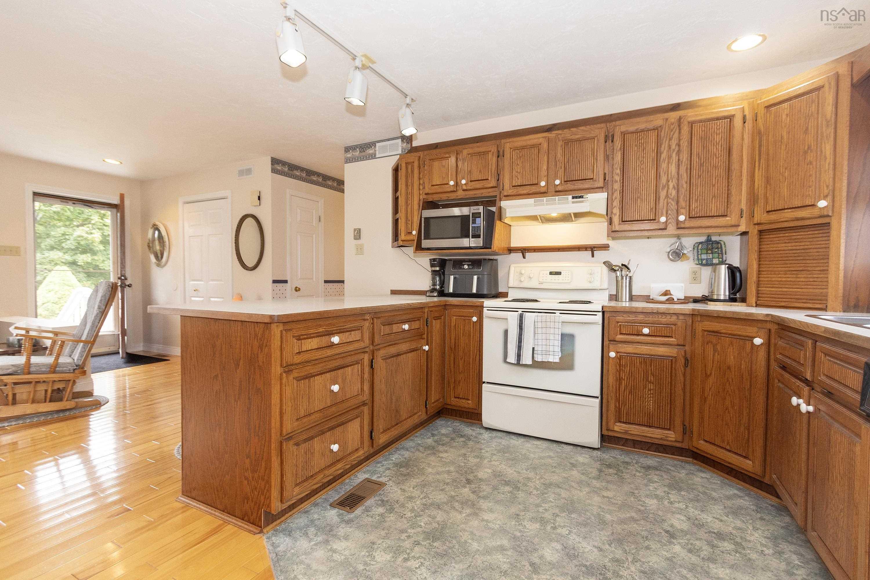 $399,900.00: 125 Fox Ranch Road, East Amherst