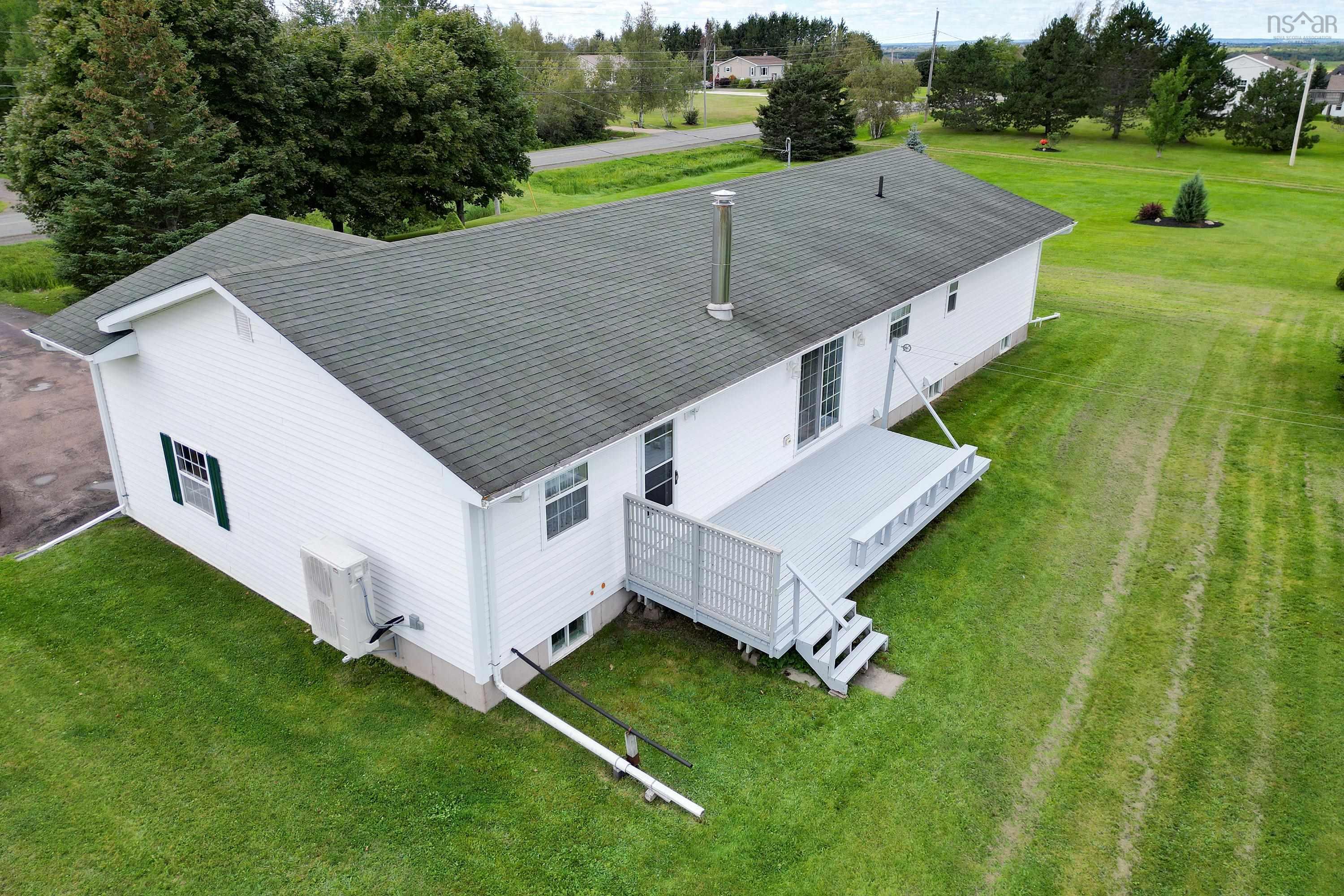 $399,900.00: 125 Fox Ranch Road, East Amherst