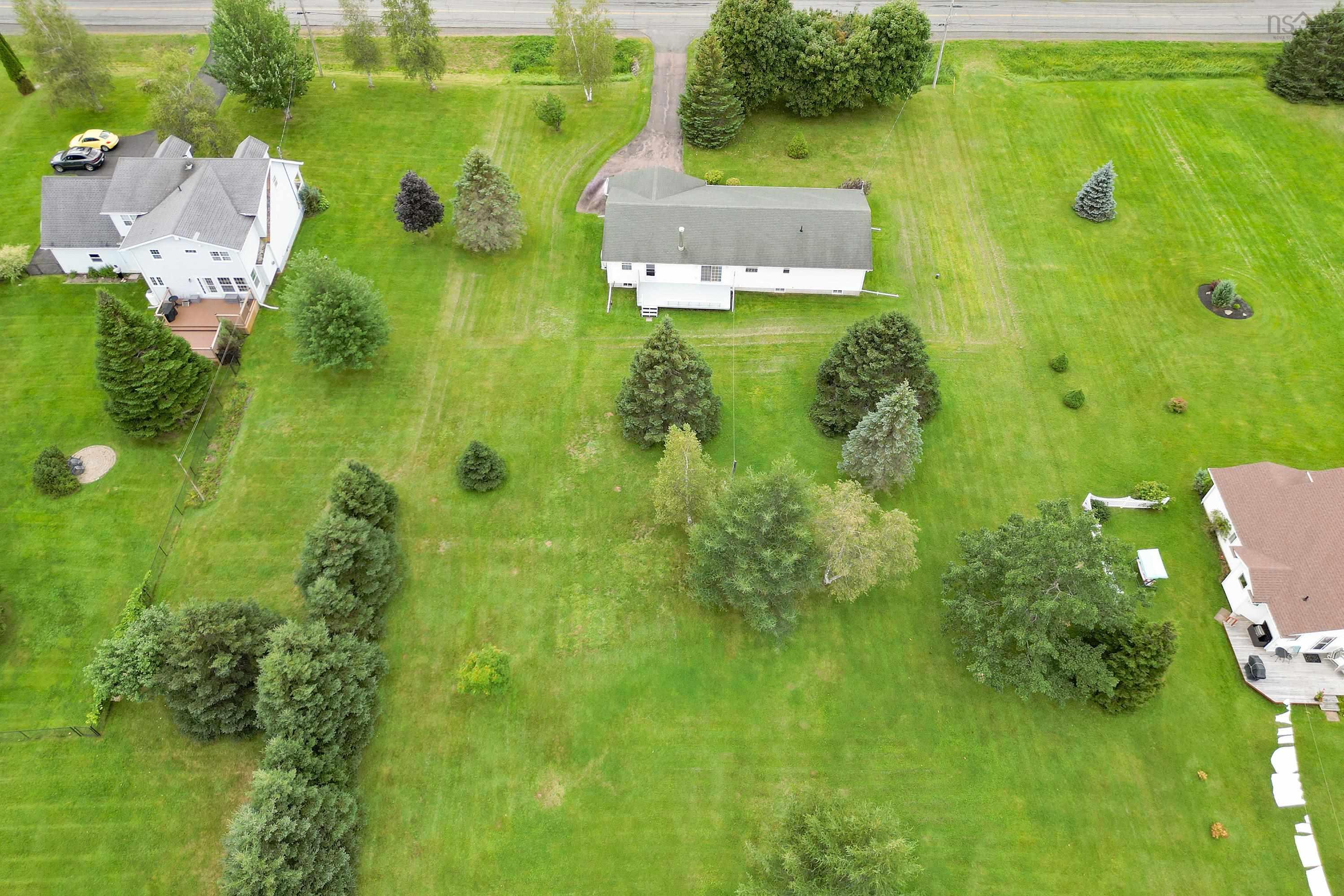 $399,900.00: 125 Fox Ranch Road, East Amherst