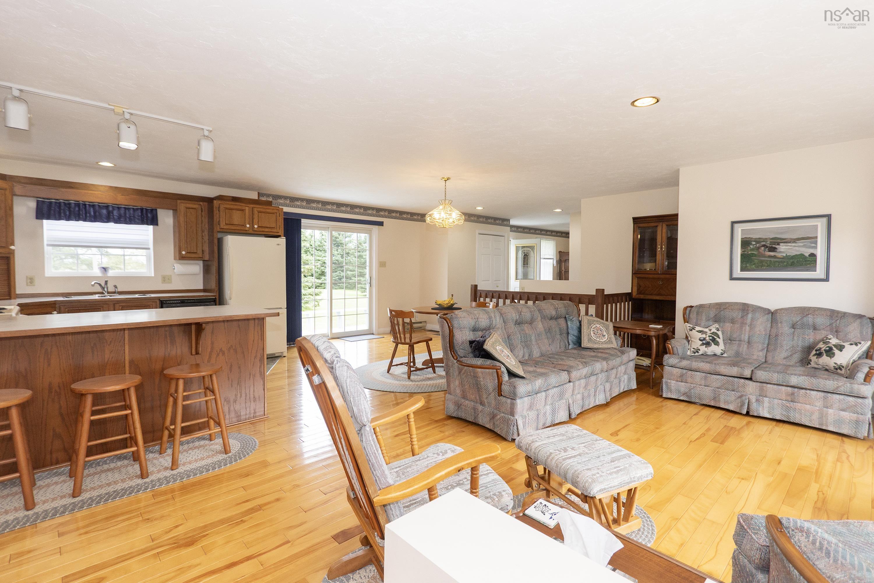 $399,900.00: 125 Fox Ranch Road, East Amherst