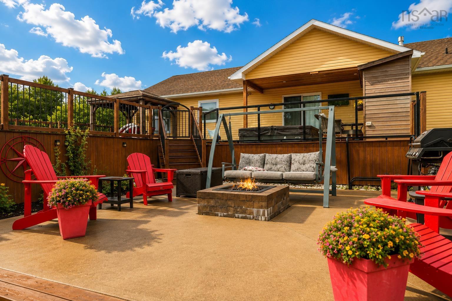 $850,000.00: 15 Meadowood Court, Sydney River