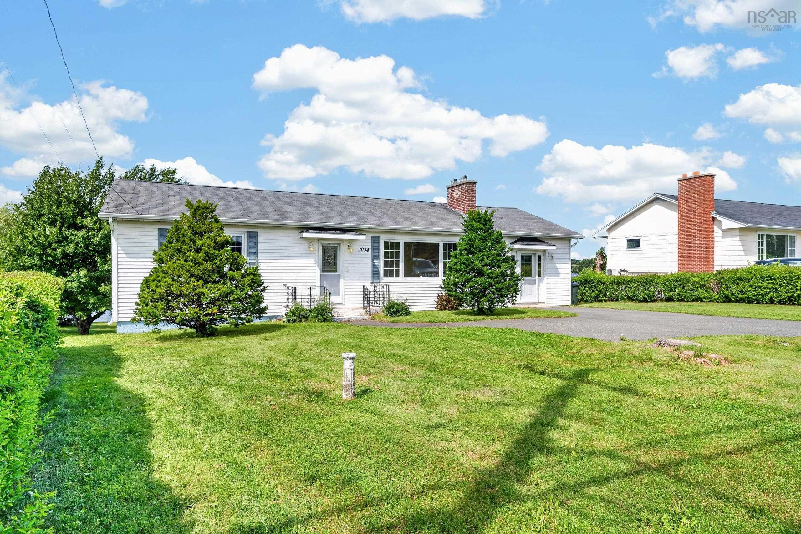 $379,000.00: 2034 Kings Road, Howie Centre