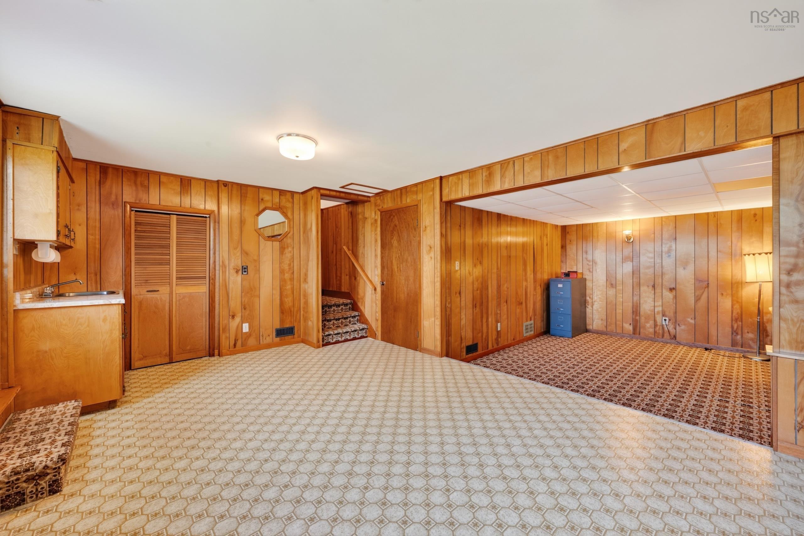 $379,000.00: 2034 Kings Road, Howie Centre
