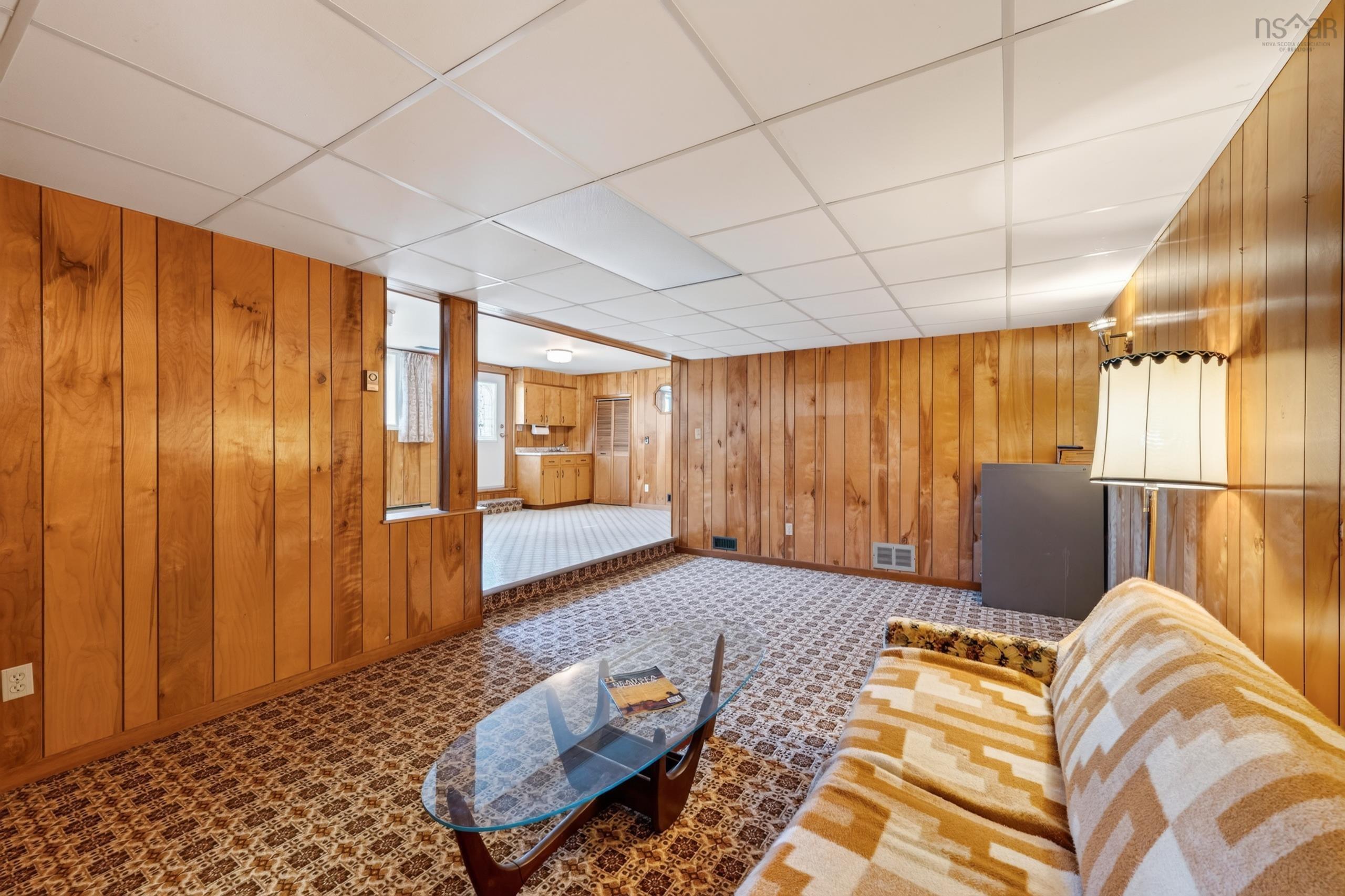 $379,000.00: 2034 Kings Road, Howie Centre