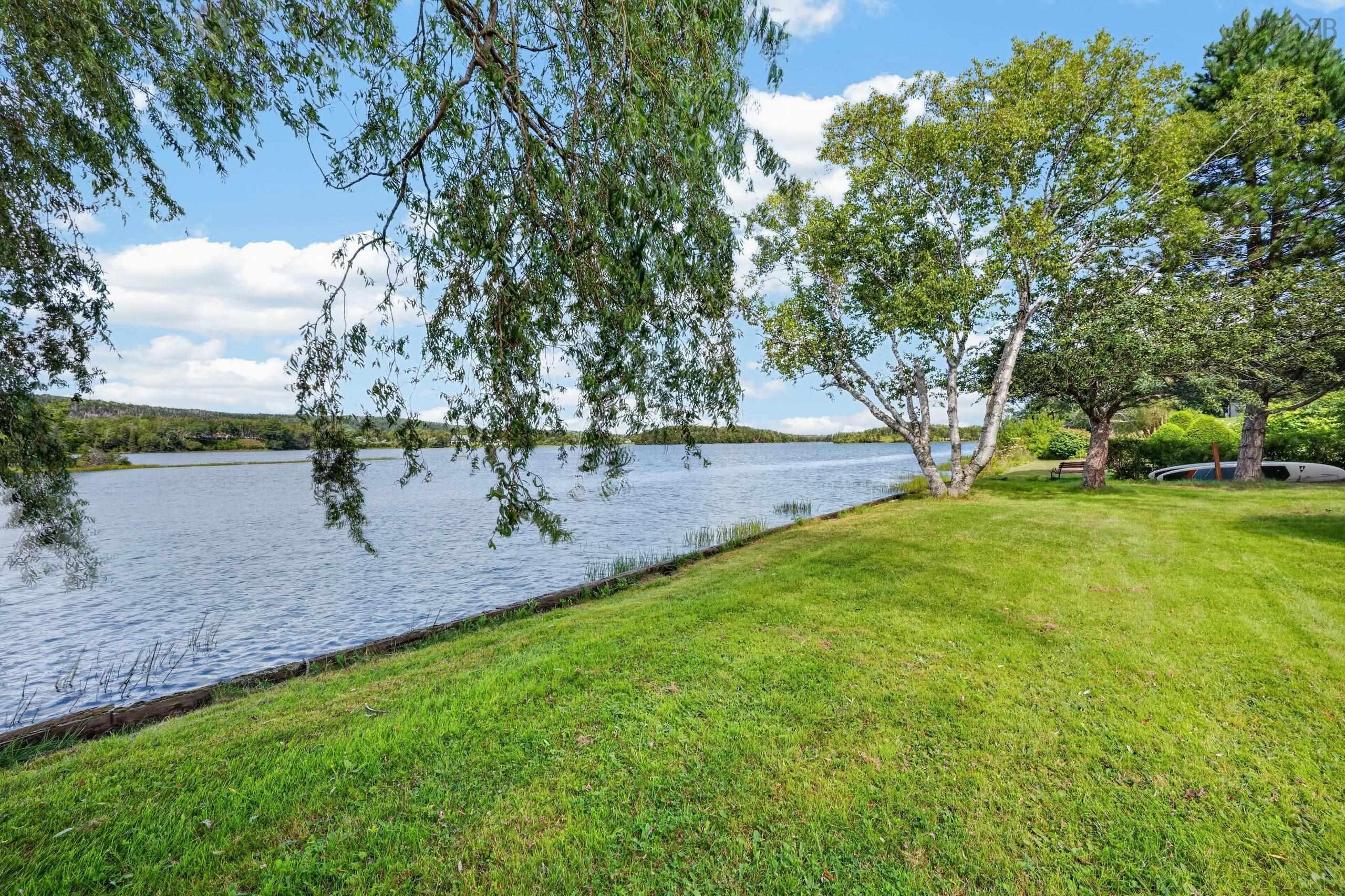$379,000.00: 2034 Kings Road, Howie Centre