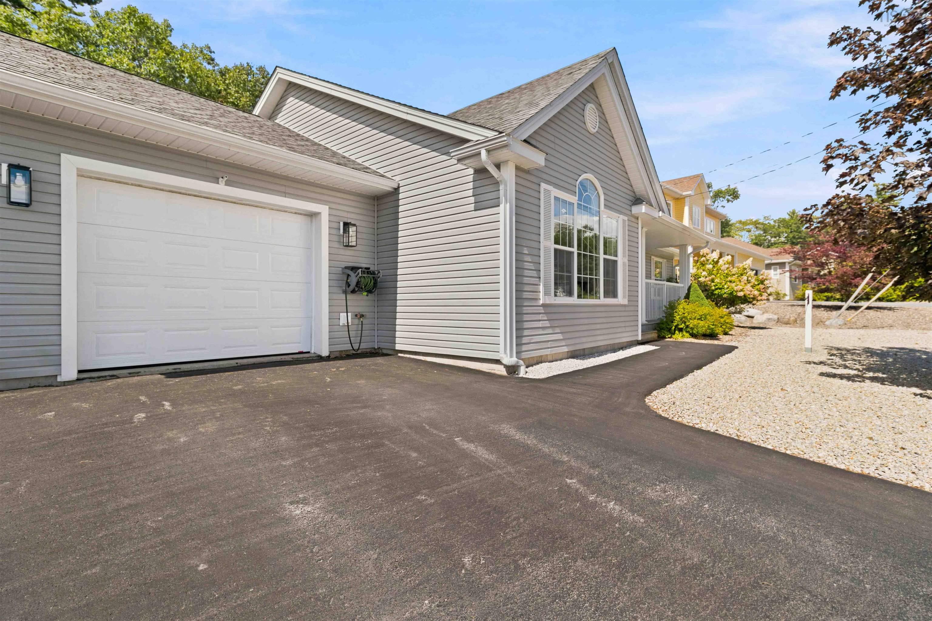 $489,900.00: 31 Acorn Drive, Bridgewater