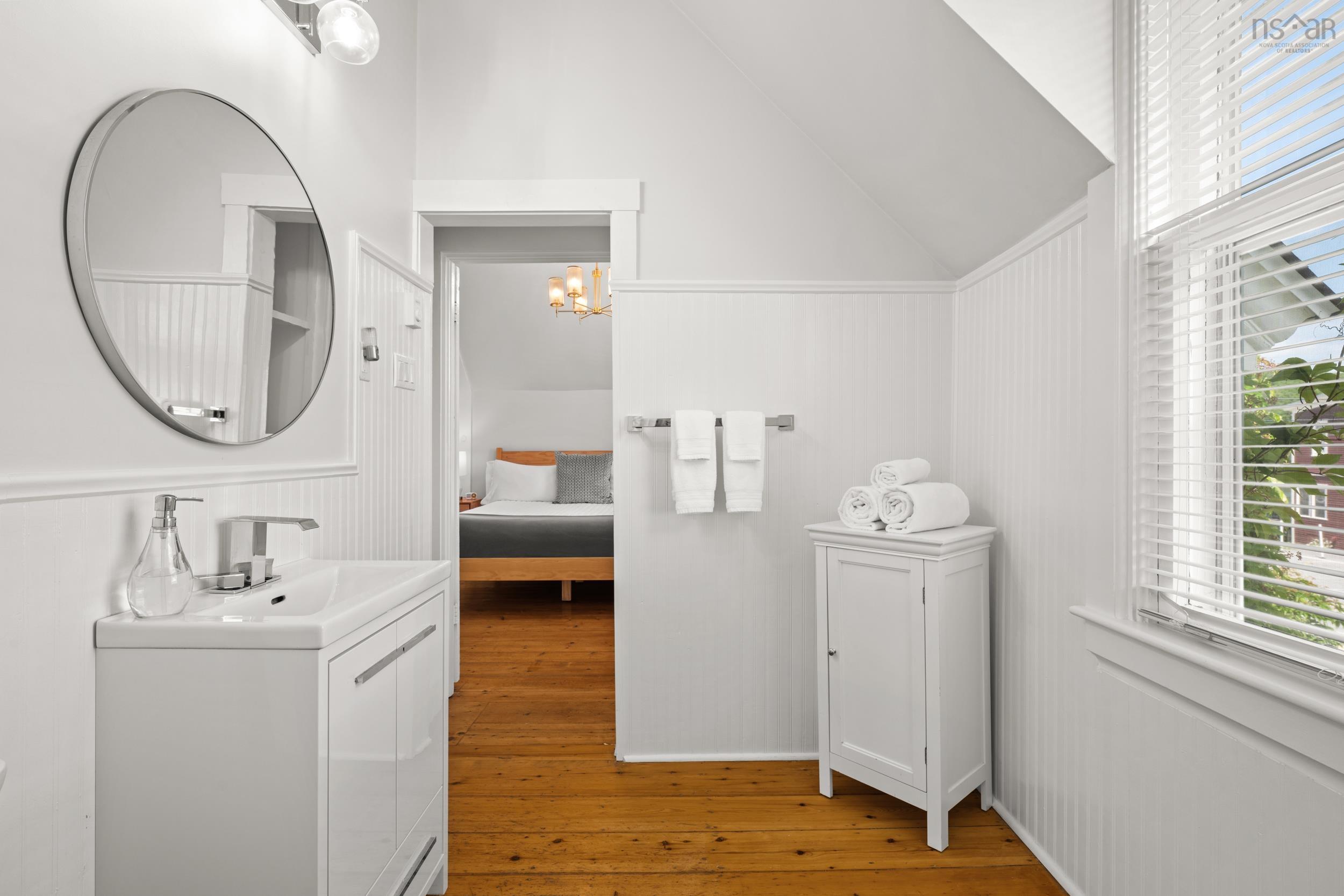 $950,000.00: 558 Main Street, Mahone Bay