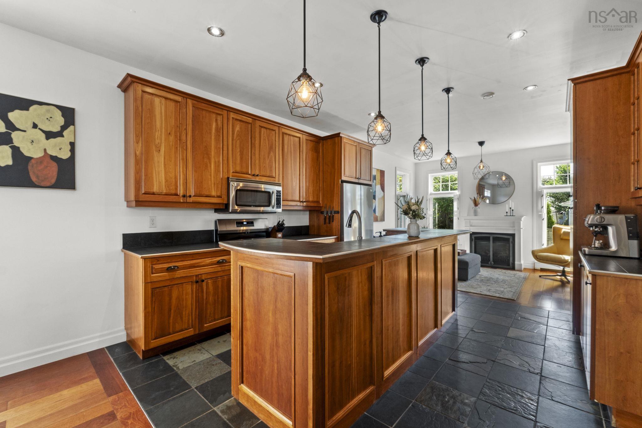 $1,249,900.00: 2031 Quinn Street, Halifax