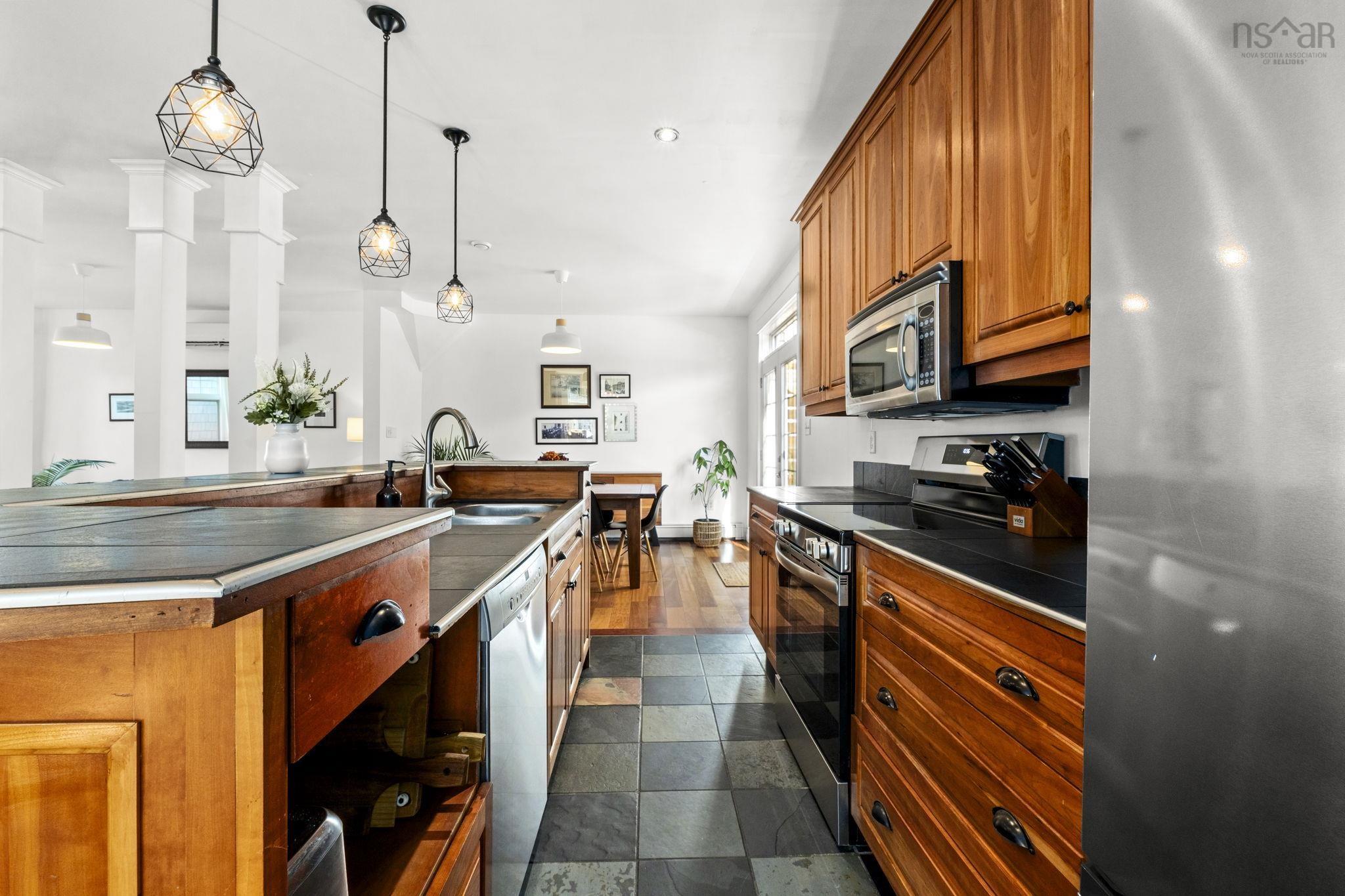 $1,249,900.00: 2031 Quinn Street, Halifax