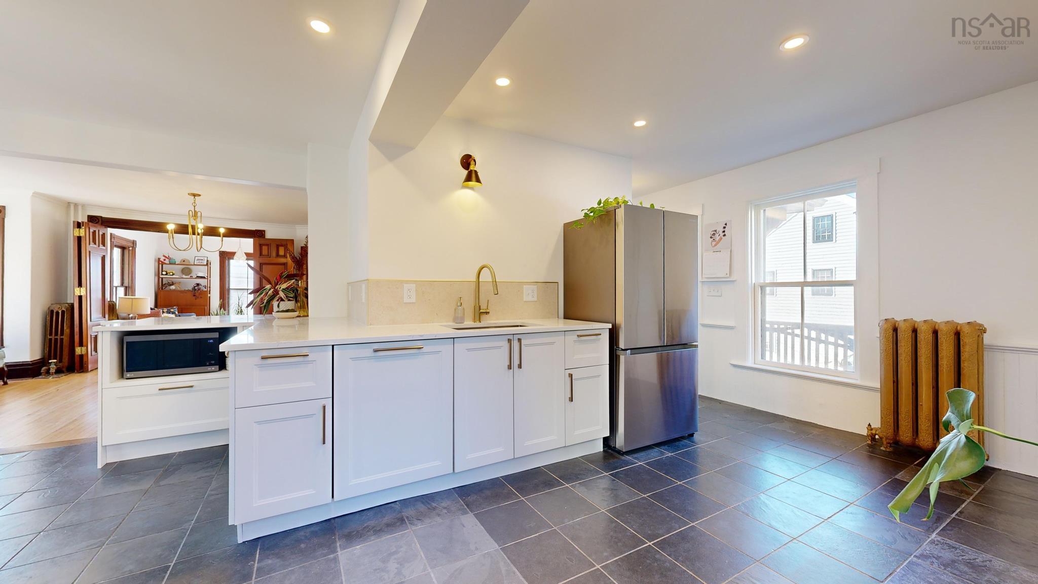 $950,000.00: 141 Pelham Street, Lunenburg
