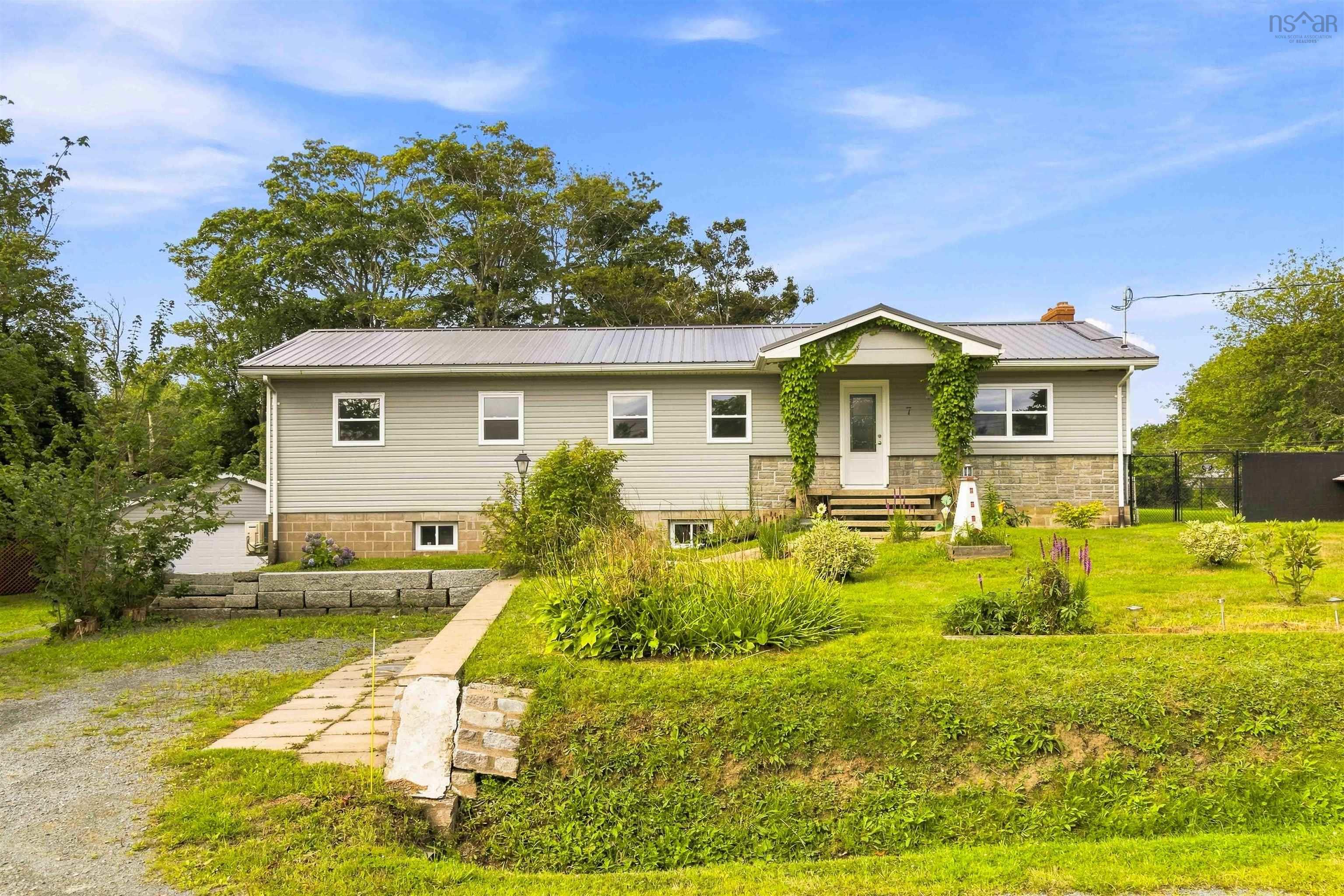 $560,000.00: 7 Patterson Road, Cow Bay