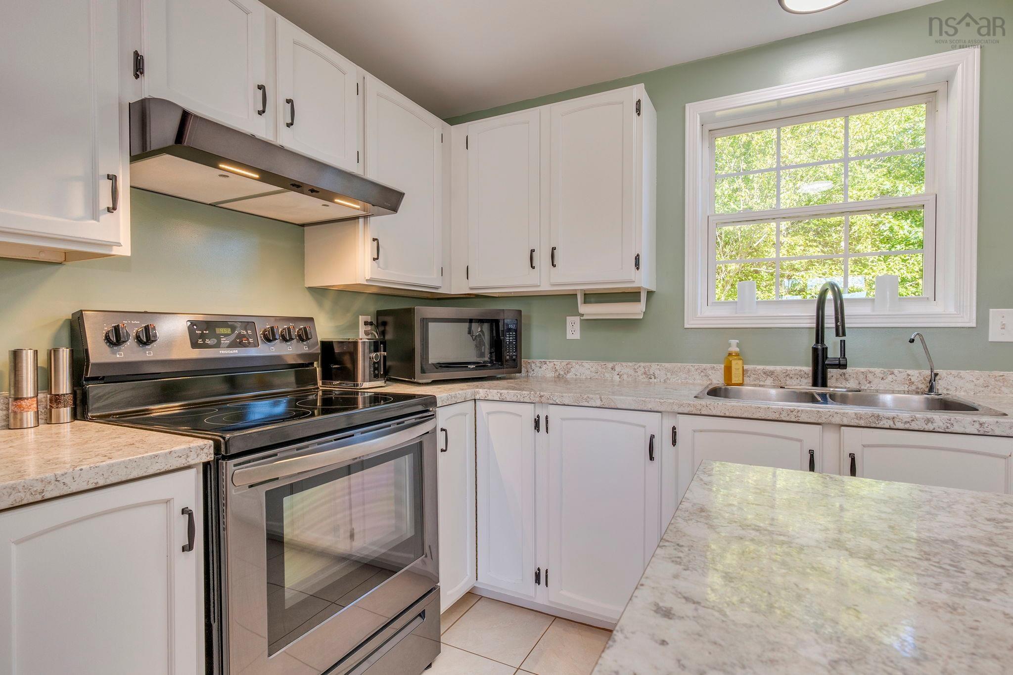$599,900.00: 6 Carmichael Court, Brookside