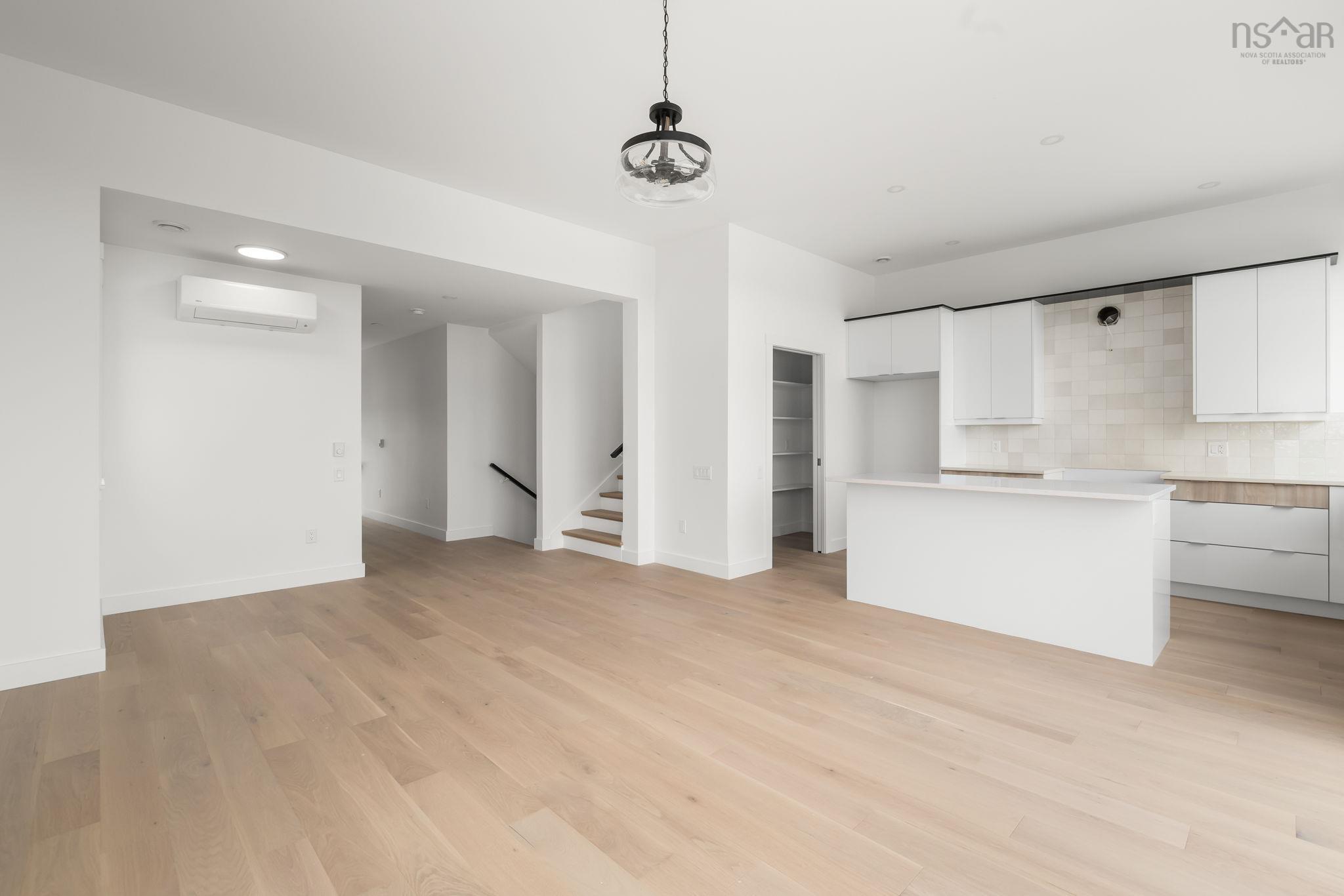 $779,900.00: 203 Brunello Boulevard, Brunello Estates