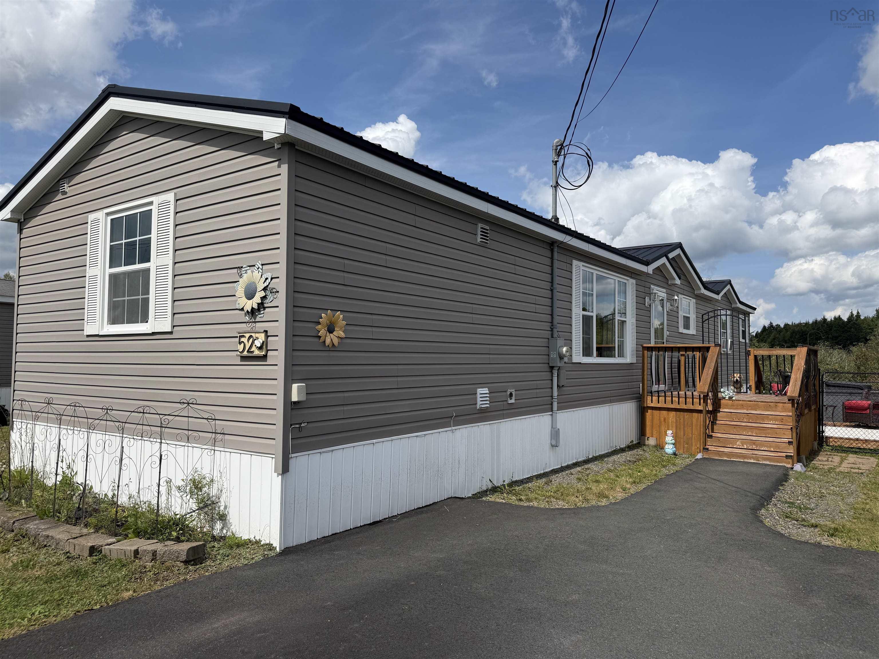 $275,000.00: 52 Empire Loop, Truro