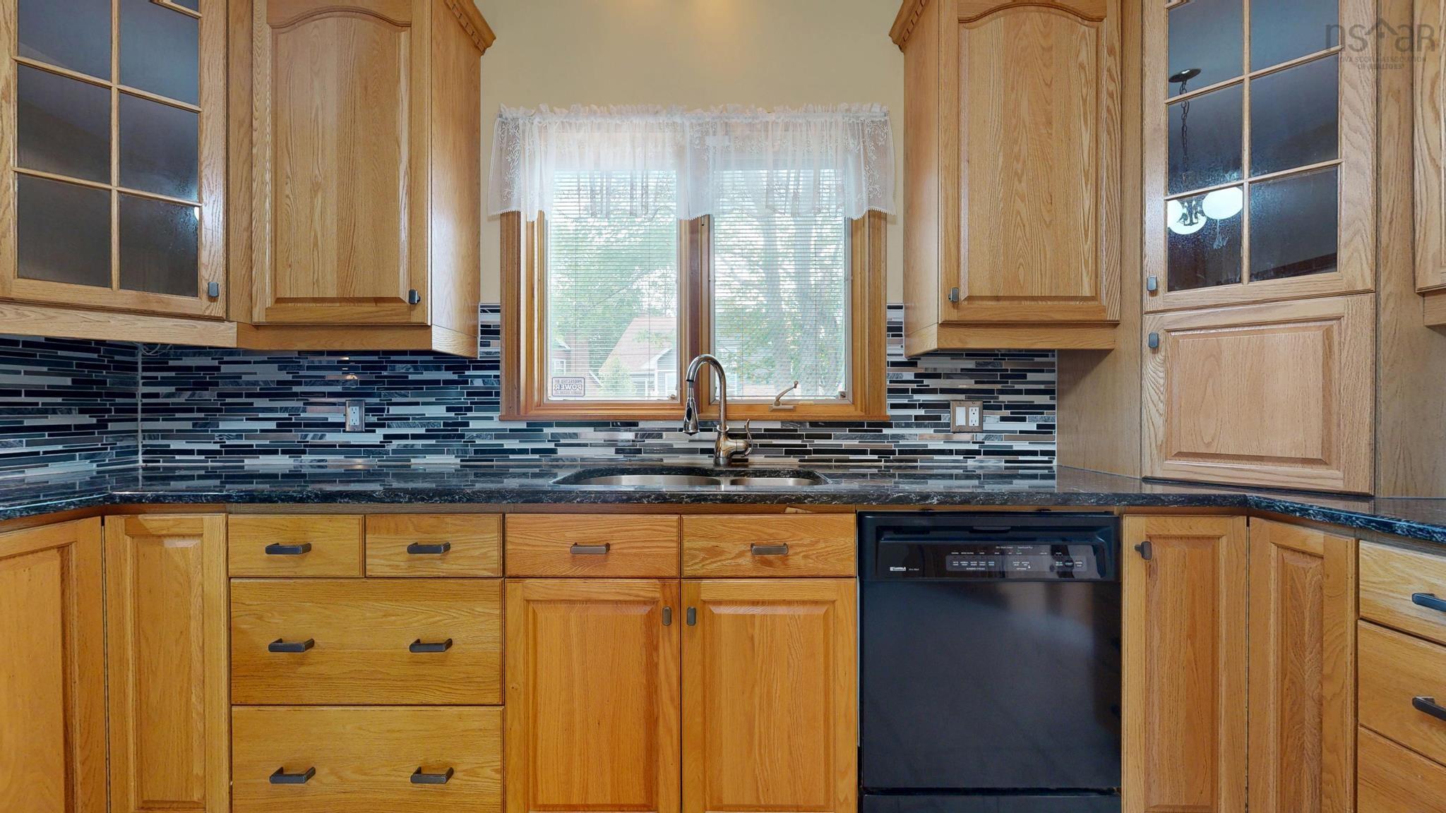 24 Deepwood     Clayton Park Crescent, Clayton Park, NS (MLS 202622315)