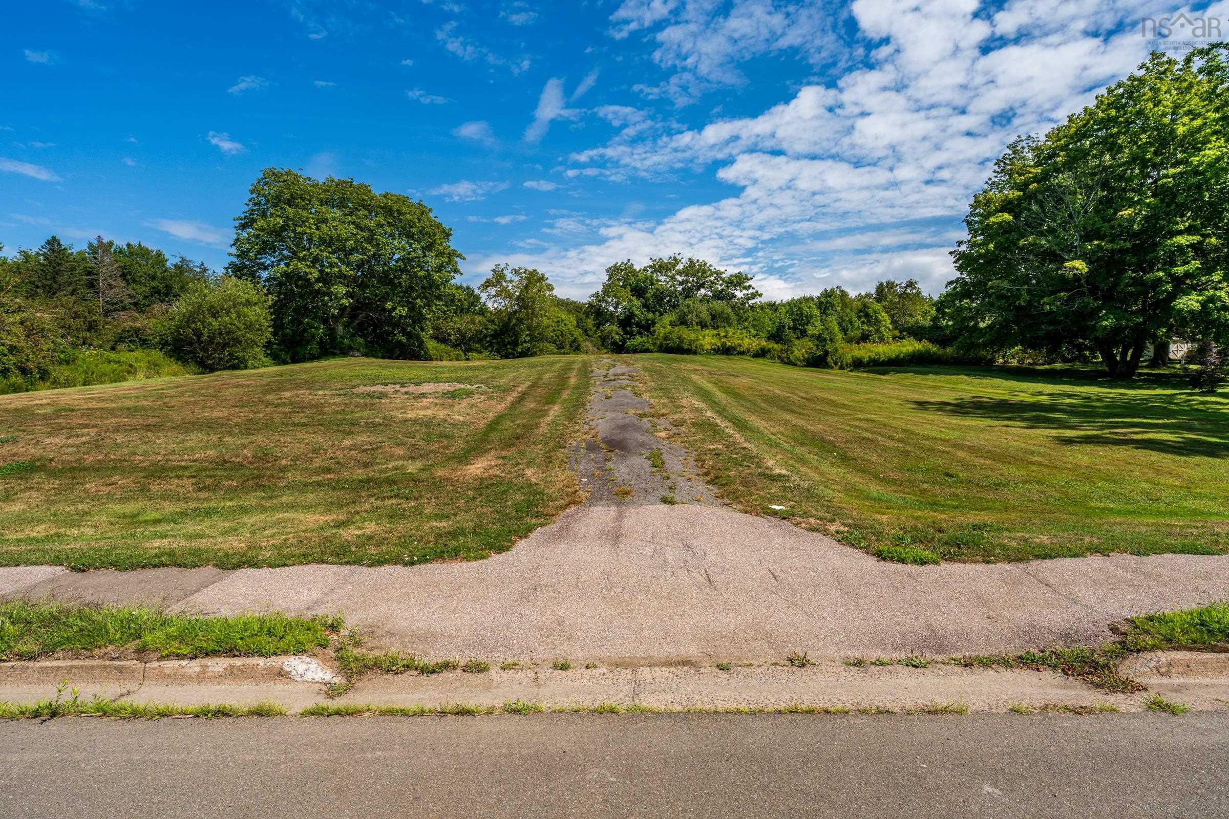 $42,000.00: 5074 Highway 1, Weymouth