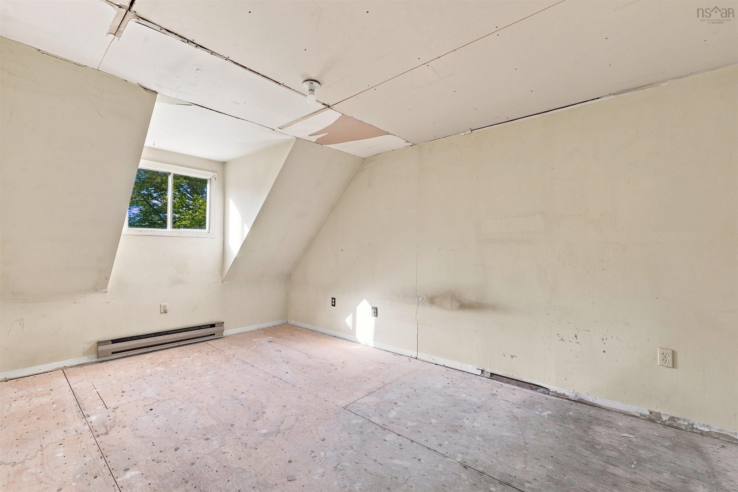 $100,000.00: 1732 Highway 14, Vaughan
