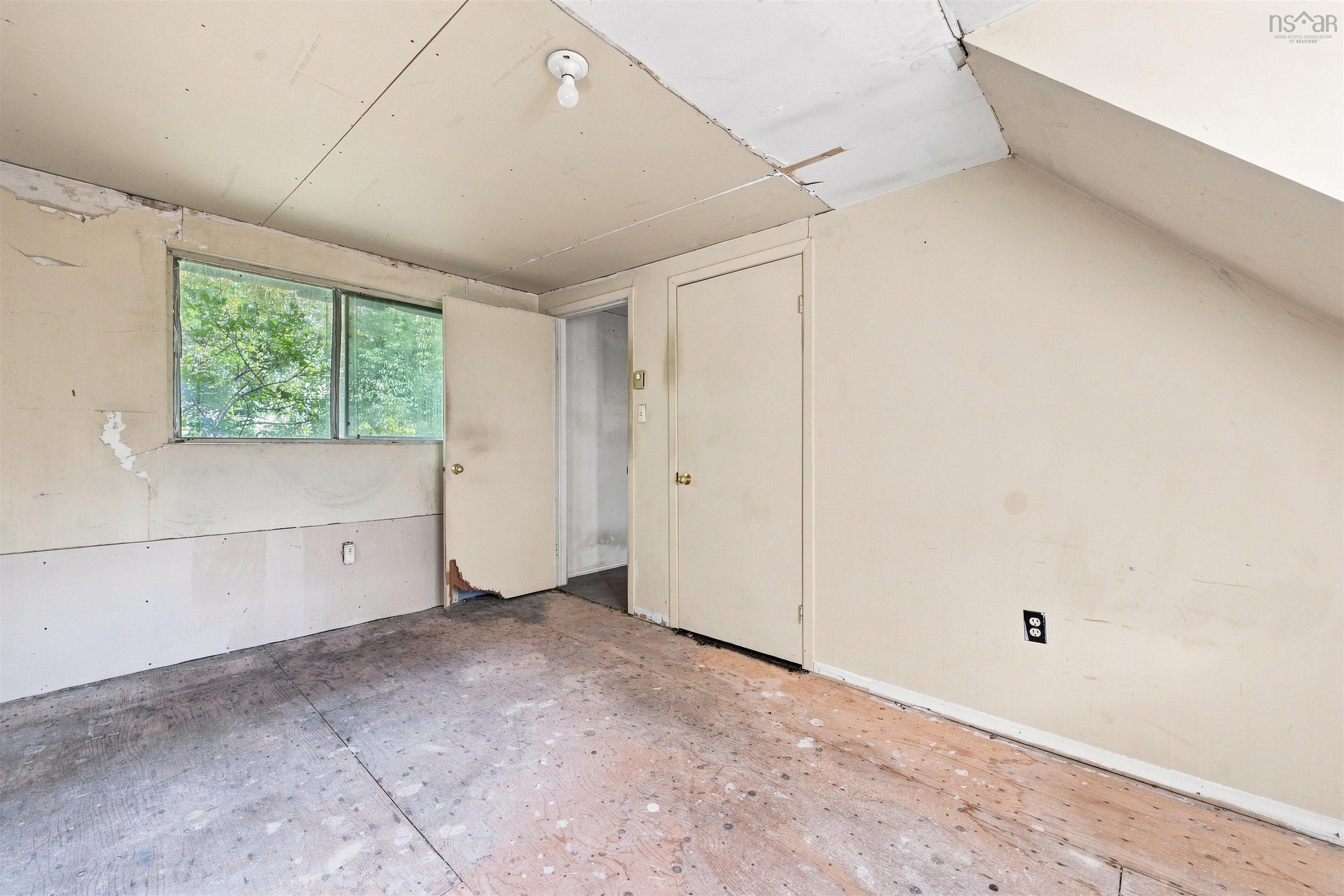 $100,000.00: 1732 Highway 14, Vaughan