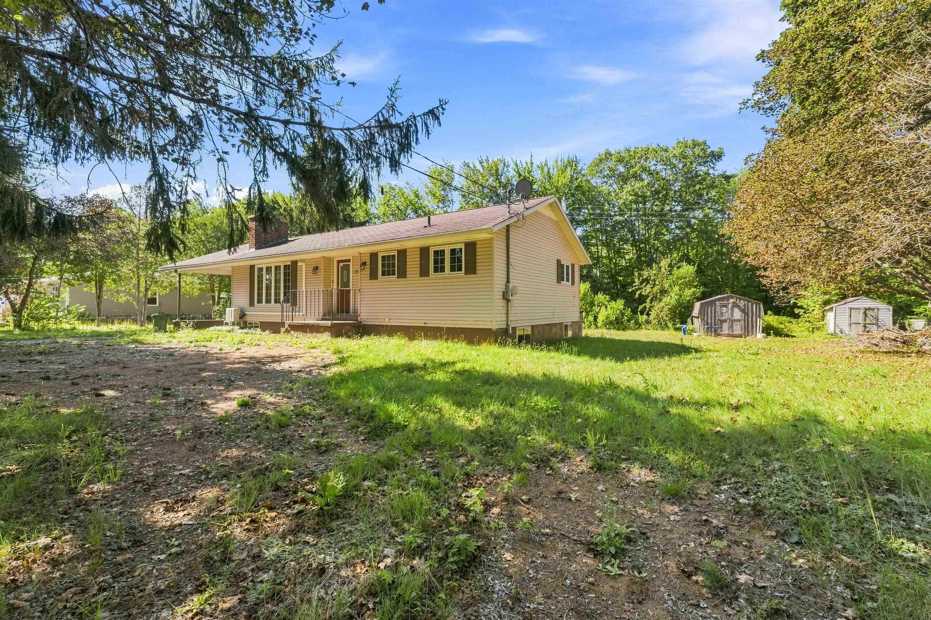 $369,500.00: 1081 Tufts Avenue, Greenwood