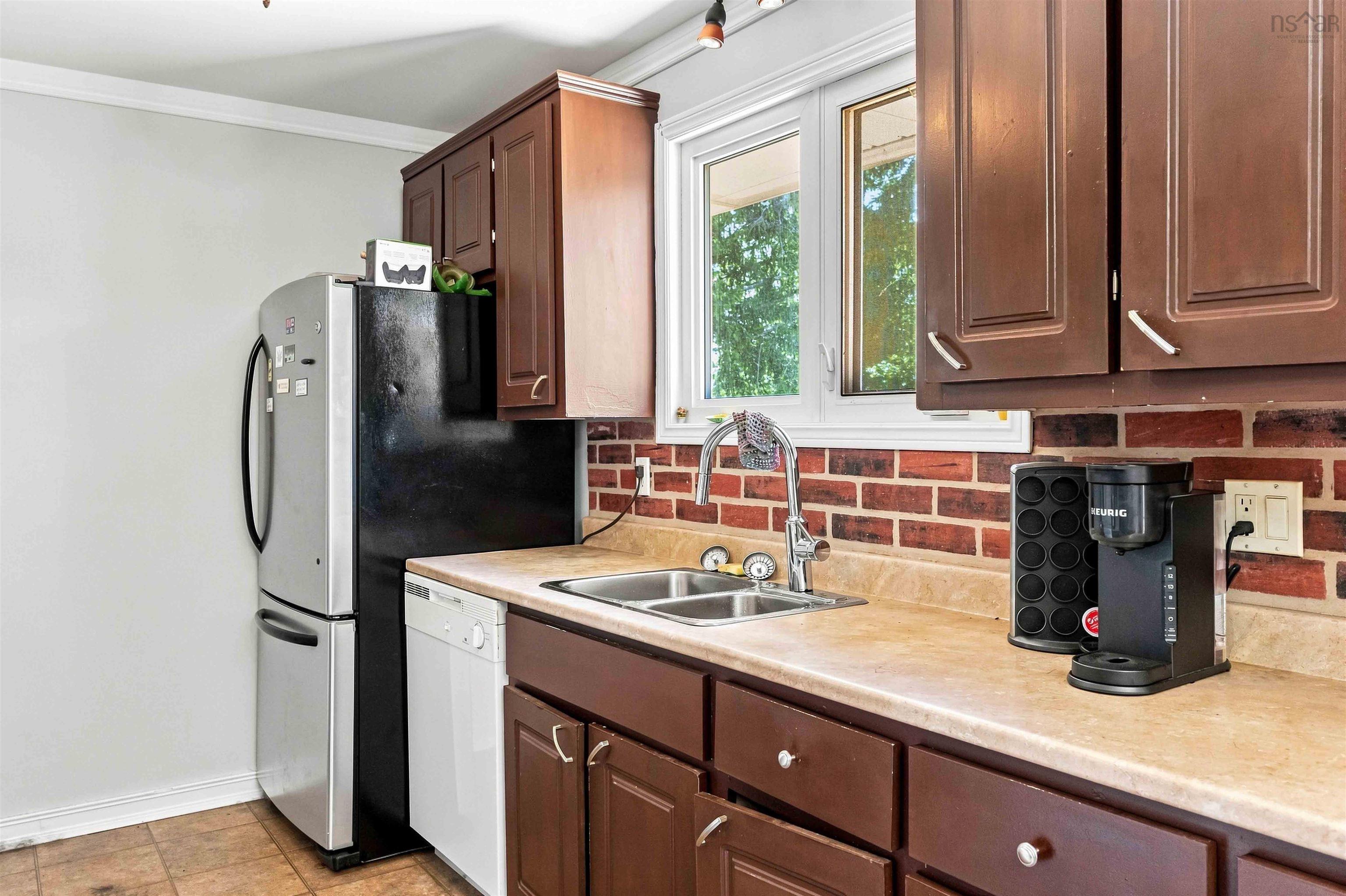 $369,500.00: 1081 Tufts Avenue, Greenwood