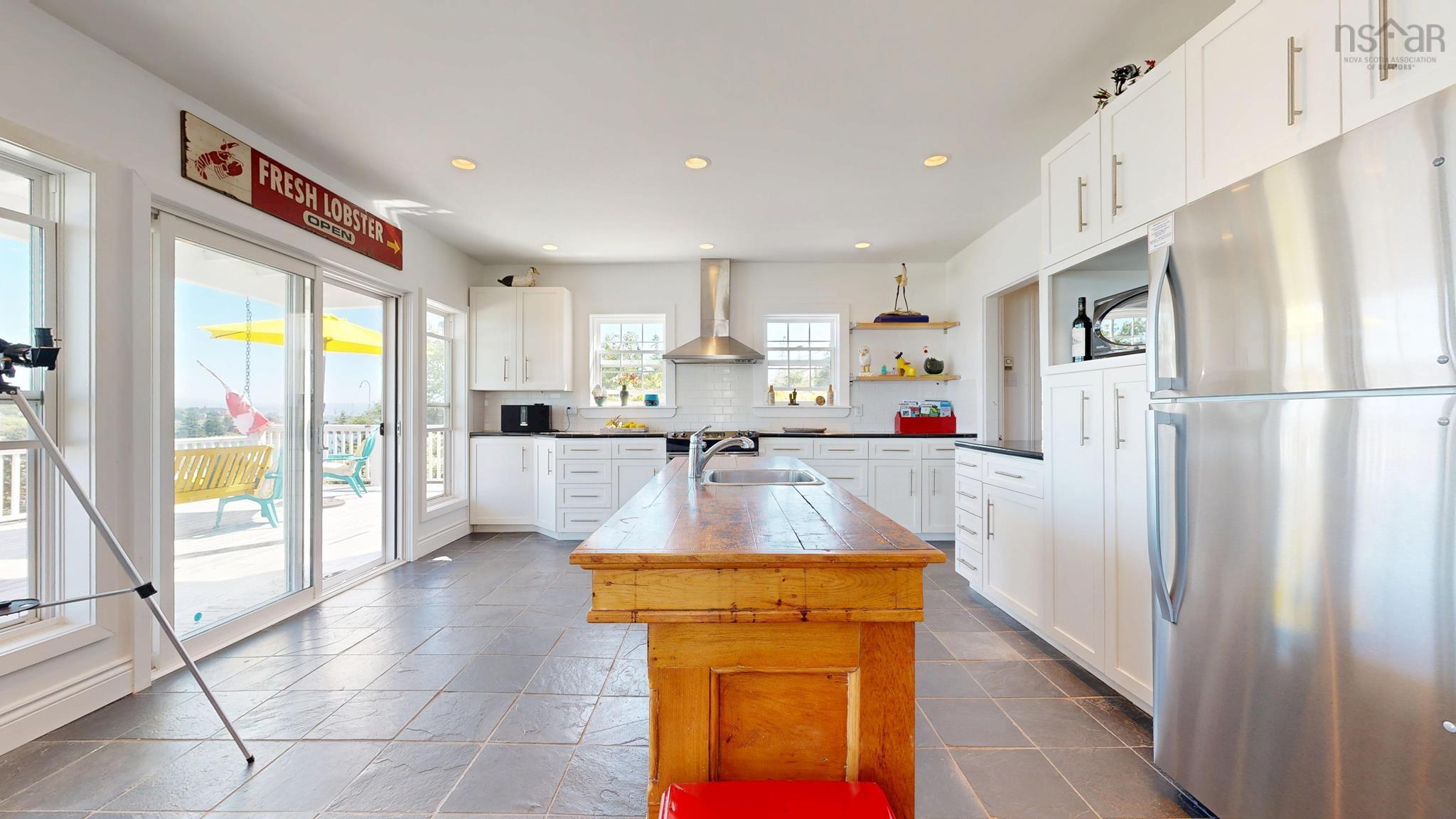 $650,000.00: 220 Brighton Road, Lockeport