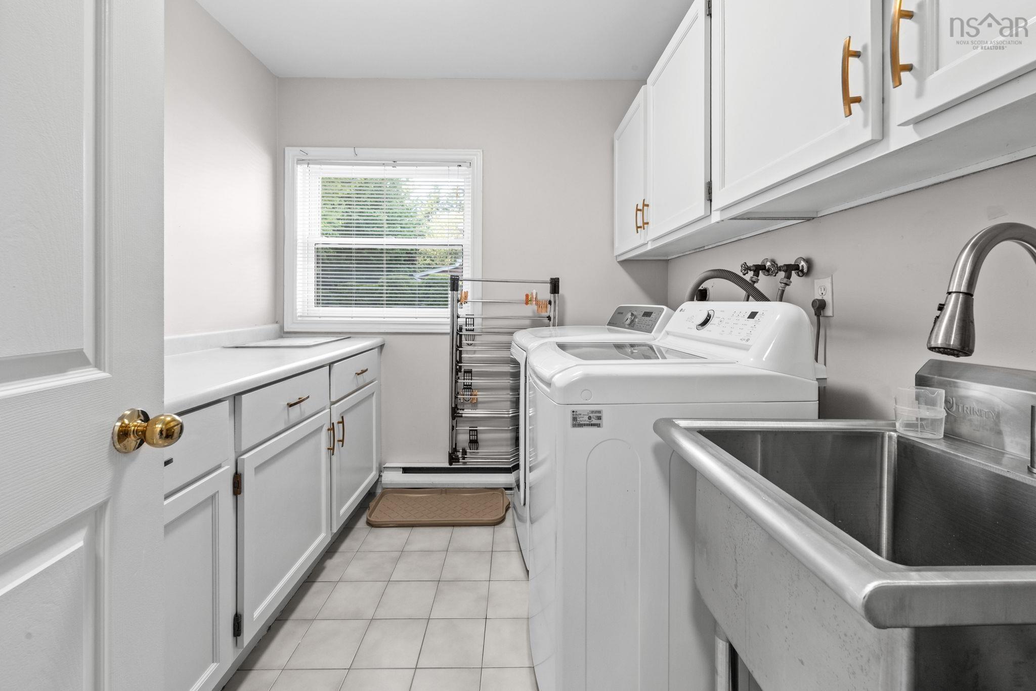 $1,250,000.00: 2 Wendover Close, Halifax Regional Municipality
