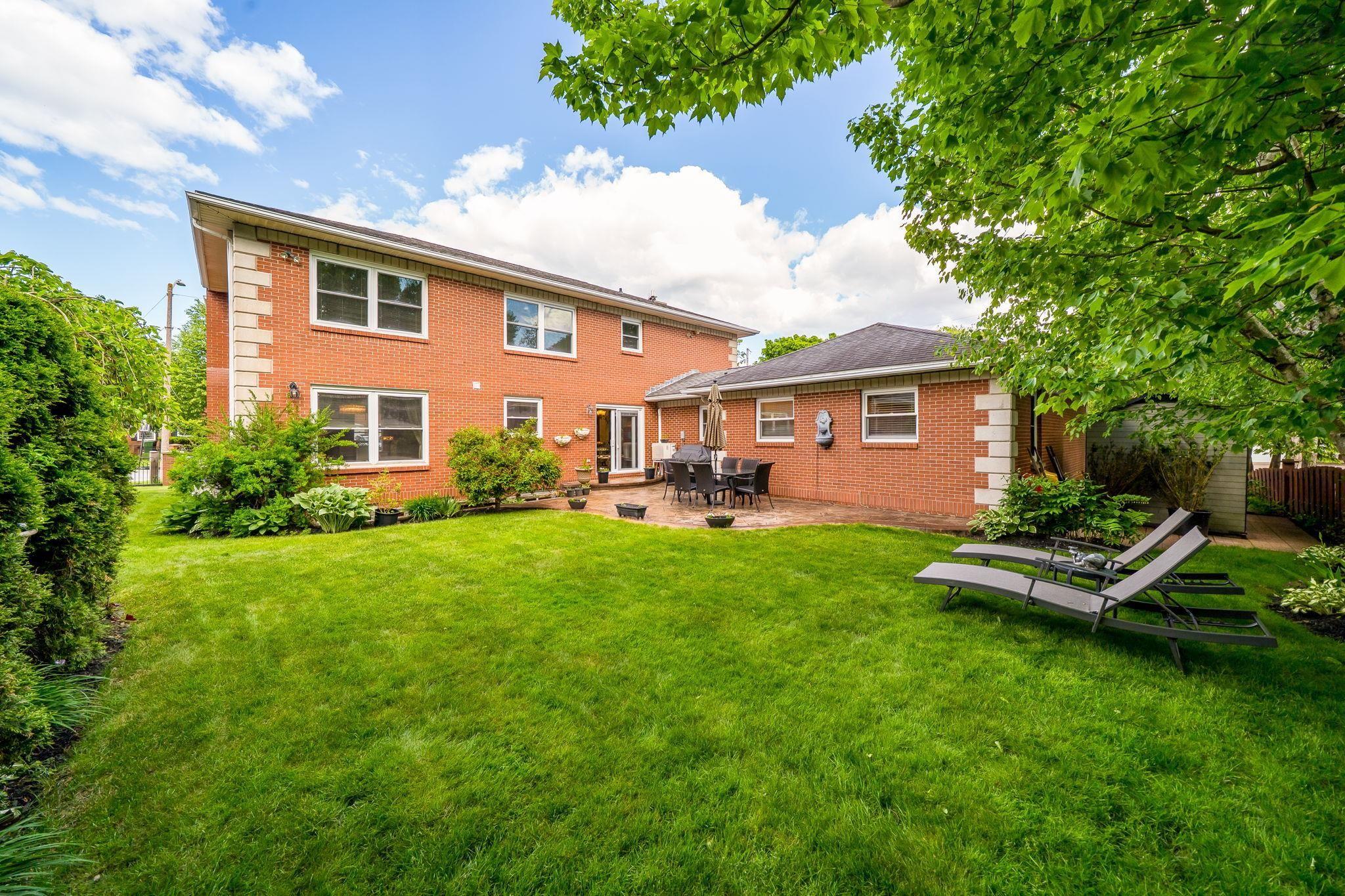 $1,250,000.00: 2 Wendover Close, Halifax Regional Municipality